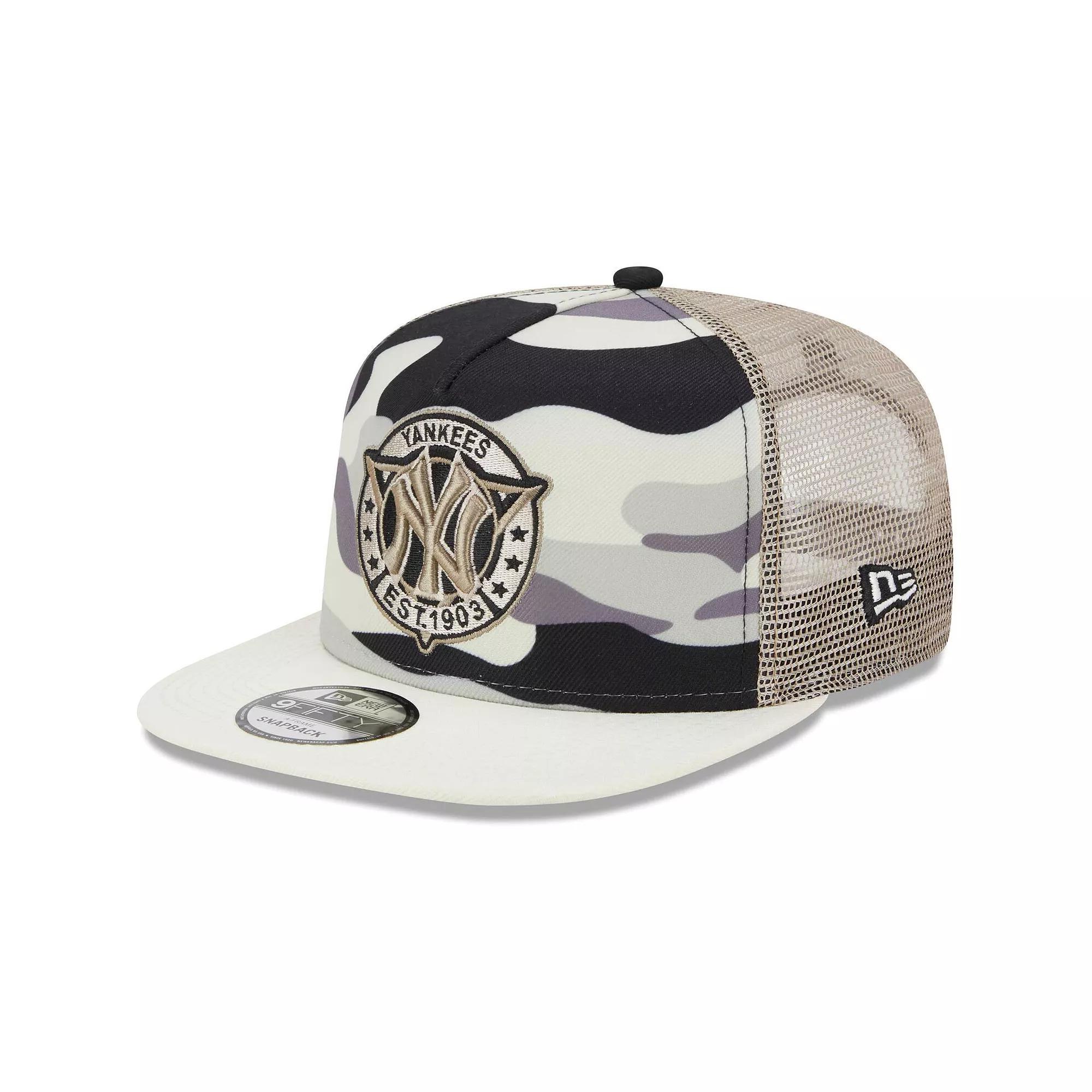 Mens New Era White New York Yankees Chrome Camo A-Frame 9FIFTY Trucker Snapback Hat Product Image