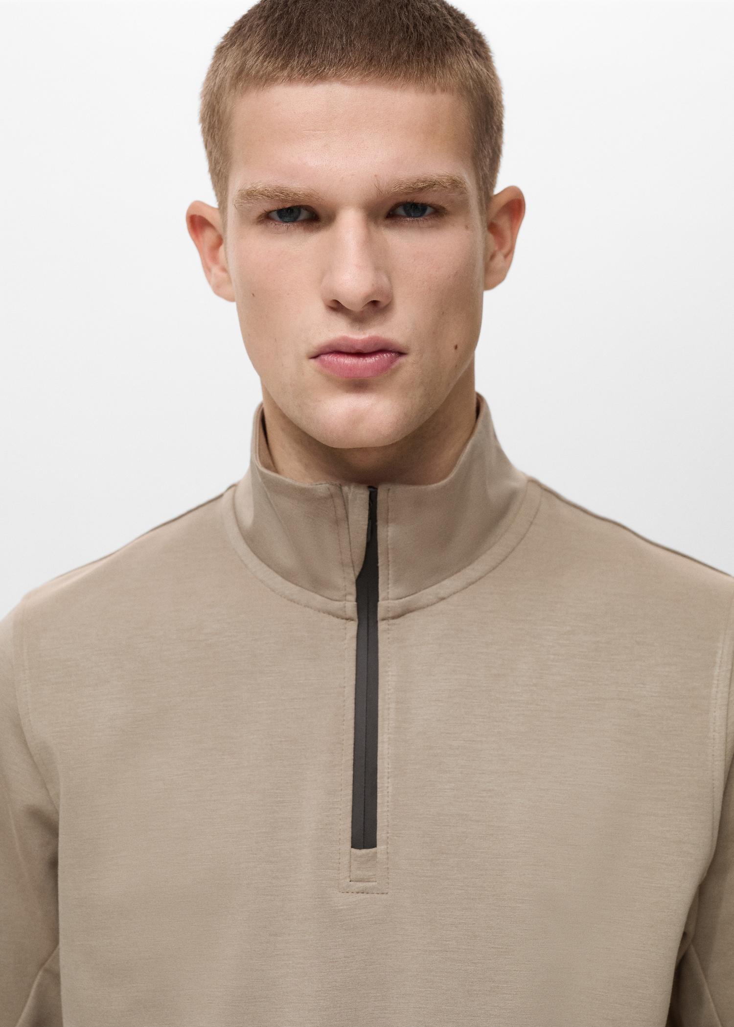 COOLMAX® zip-up sweatshirt - Men | MANGO USA Product Image