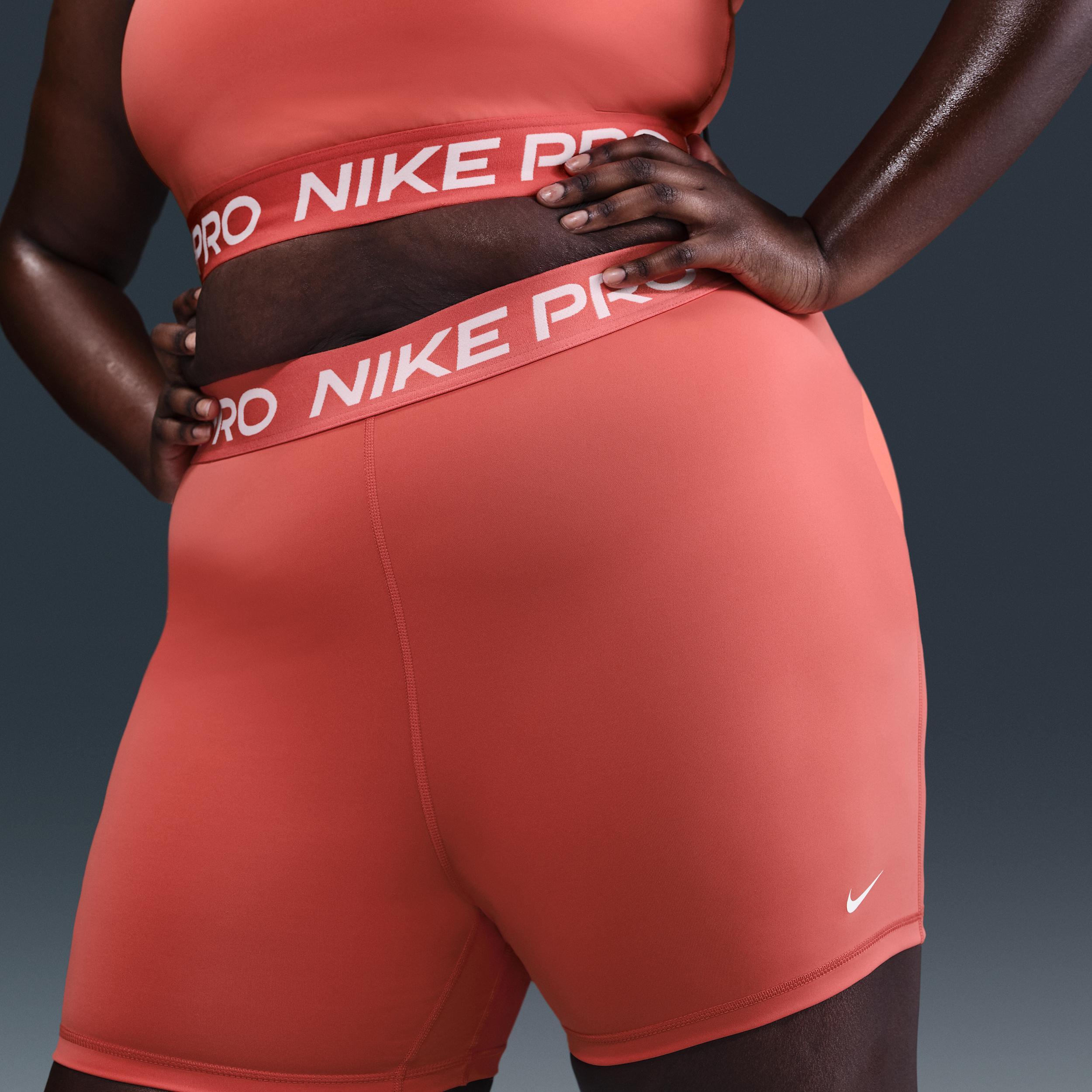 Women's Nike Pro 365 5" Shorts (Plus Size) Product Image