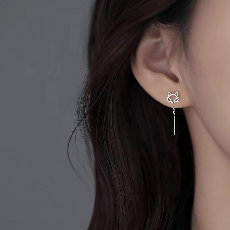 Sterling Silver Fox Threader Earring Product Image