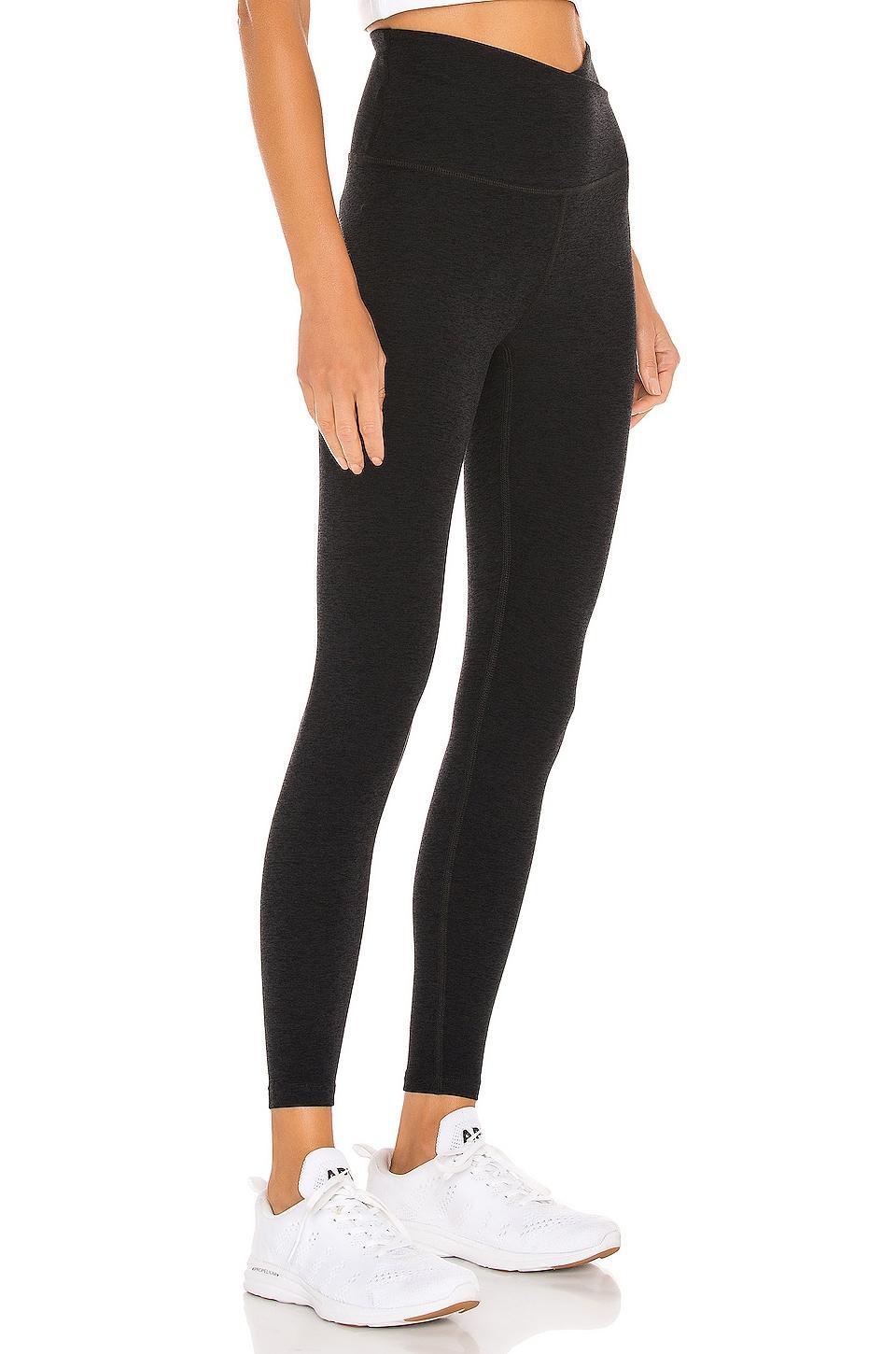 Womens At Your Leisure High-Waisted Cropped Leggings Product Image