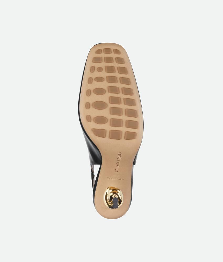 Women's Knot Pump in Black Product Image