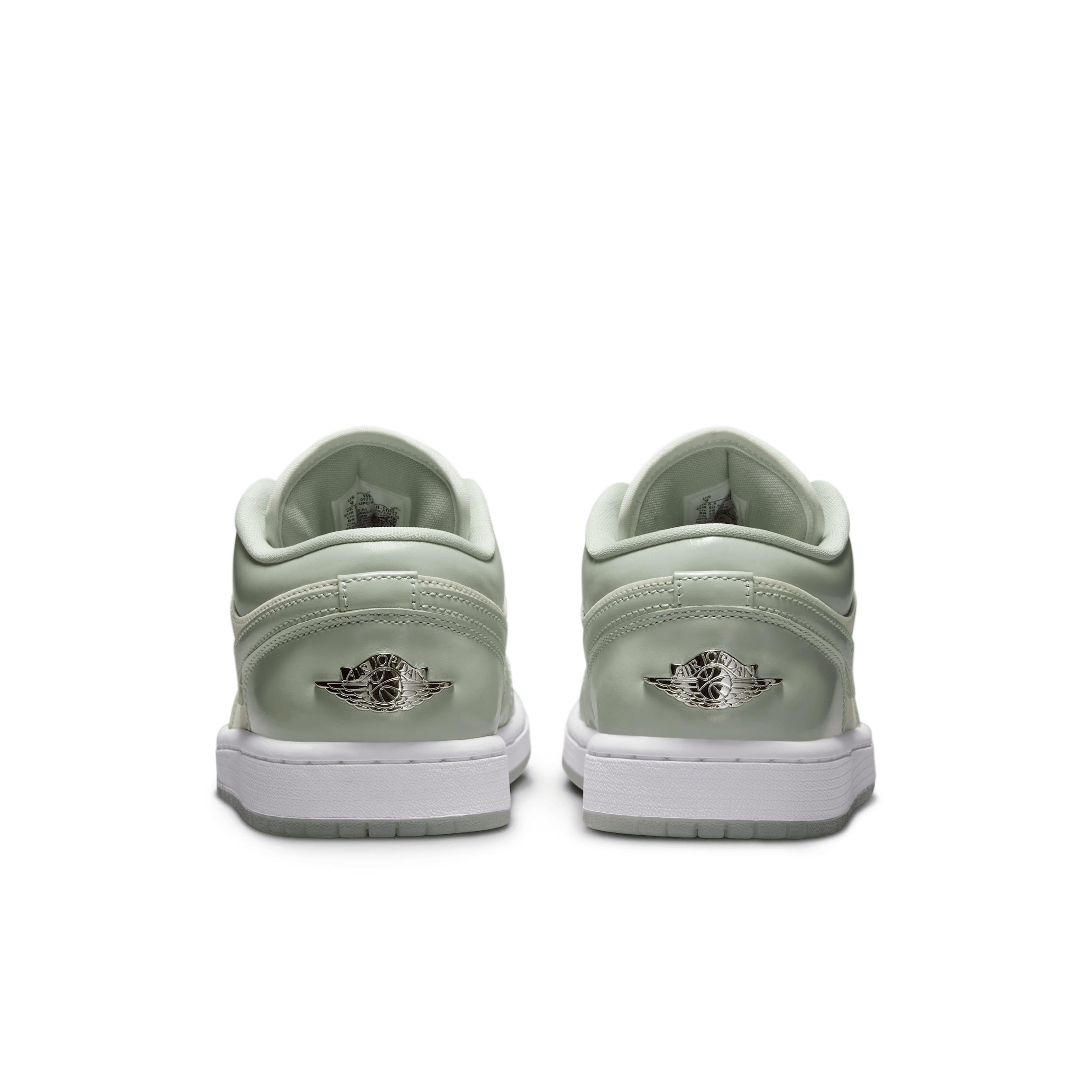 Jordan Womens Air 1 Low SE Casual Shoes Product Image