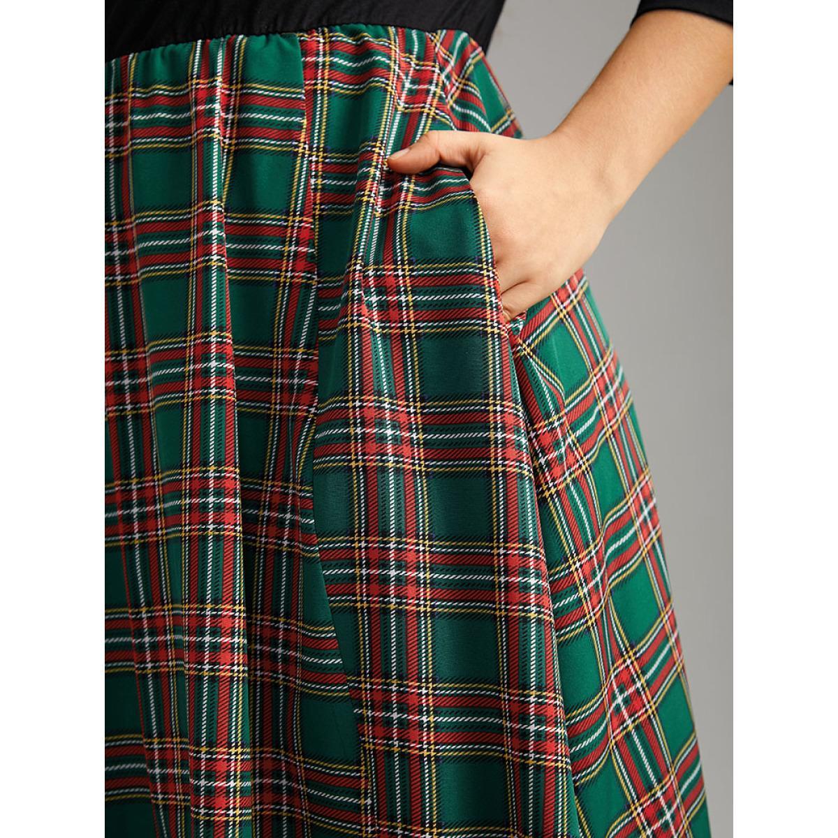 Plus Size Plaid Contrast Patchwork Ruched Pocket Dress DarkGreen Women Elegant Ruched V-neck Elbow-length sleeve Curvy Midi Dress BloomChic 10/M Product Image