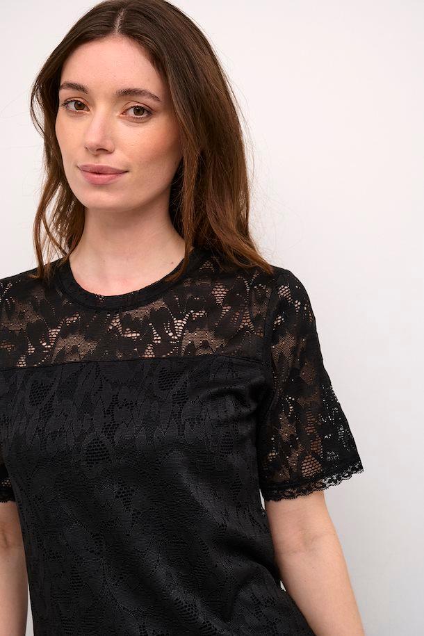 CUzophia T-shirt Product Image