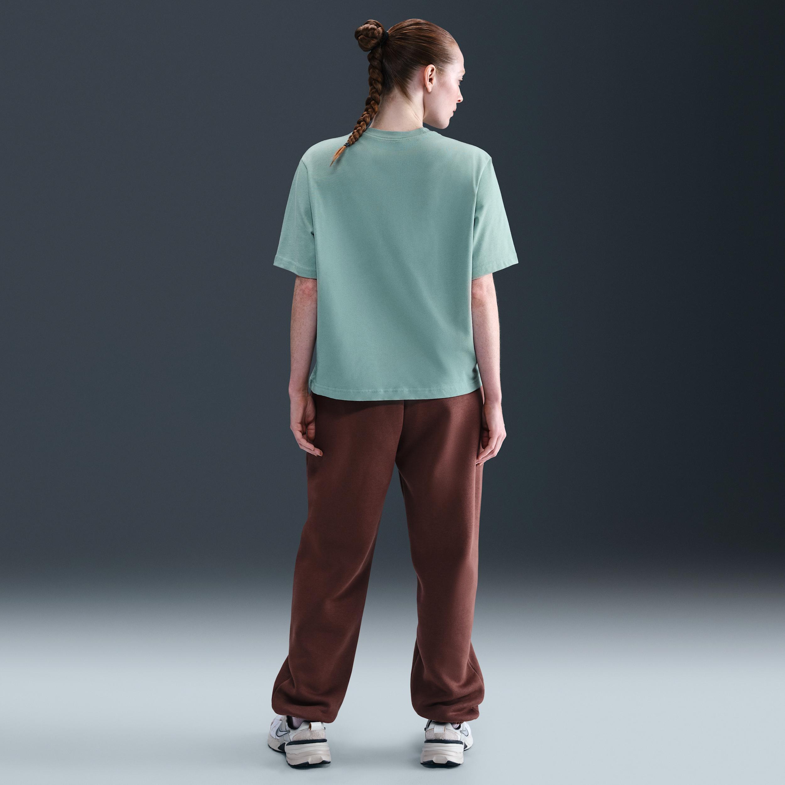 Nike Sportswear Essential Women's Boxy T-Shirt Product Image