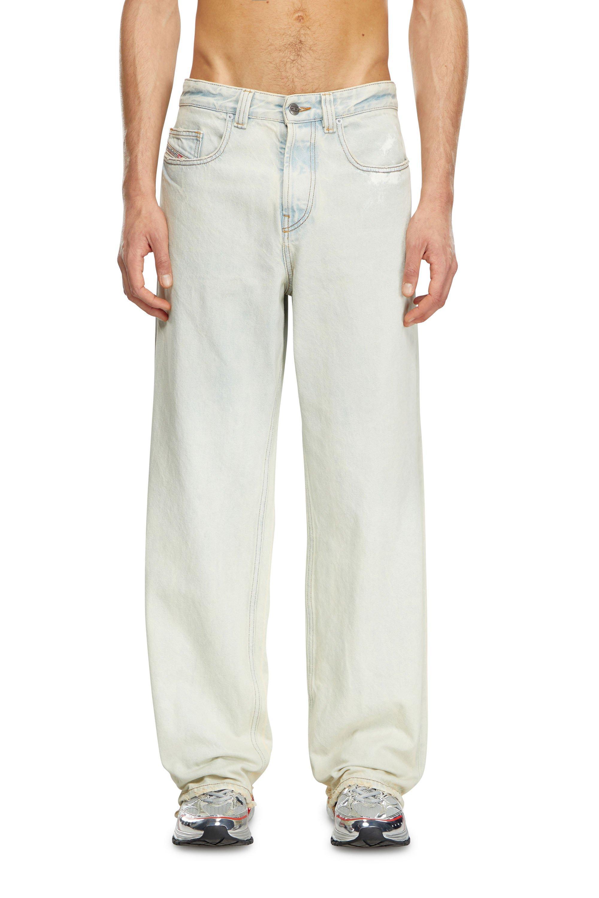 Relaxed Jeans 2001 D-Macro 09J81 Product Image