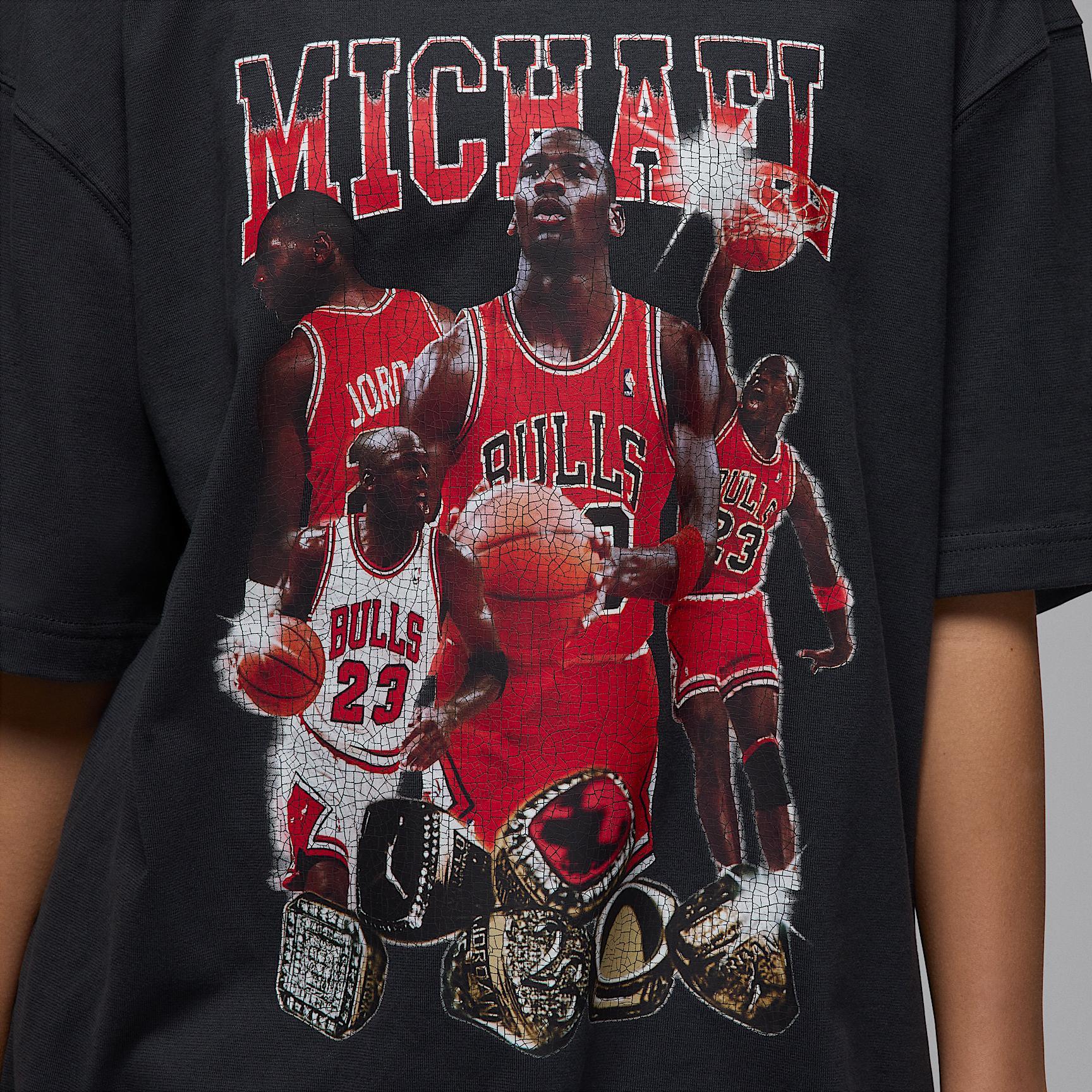 Women's Jordan Oversized Short-Sleeve Graphic T-Shirt Product Image