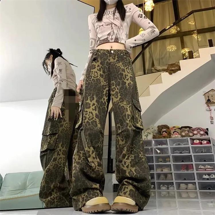 Low Waist Leopard Print Wide Leg Cargo Pants Product Image