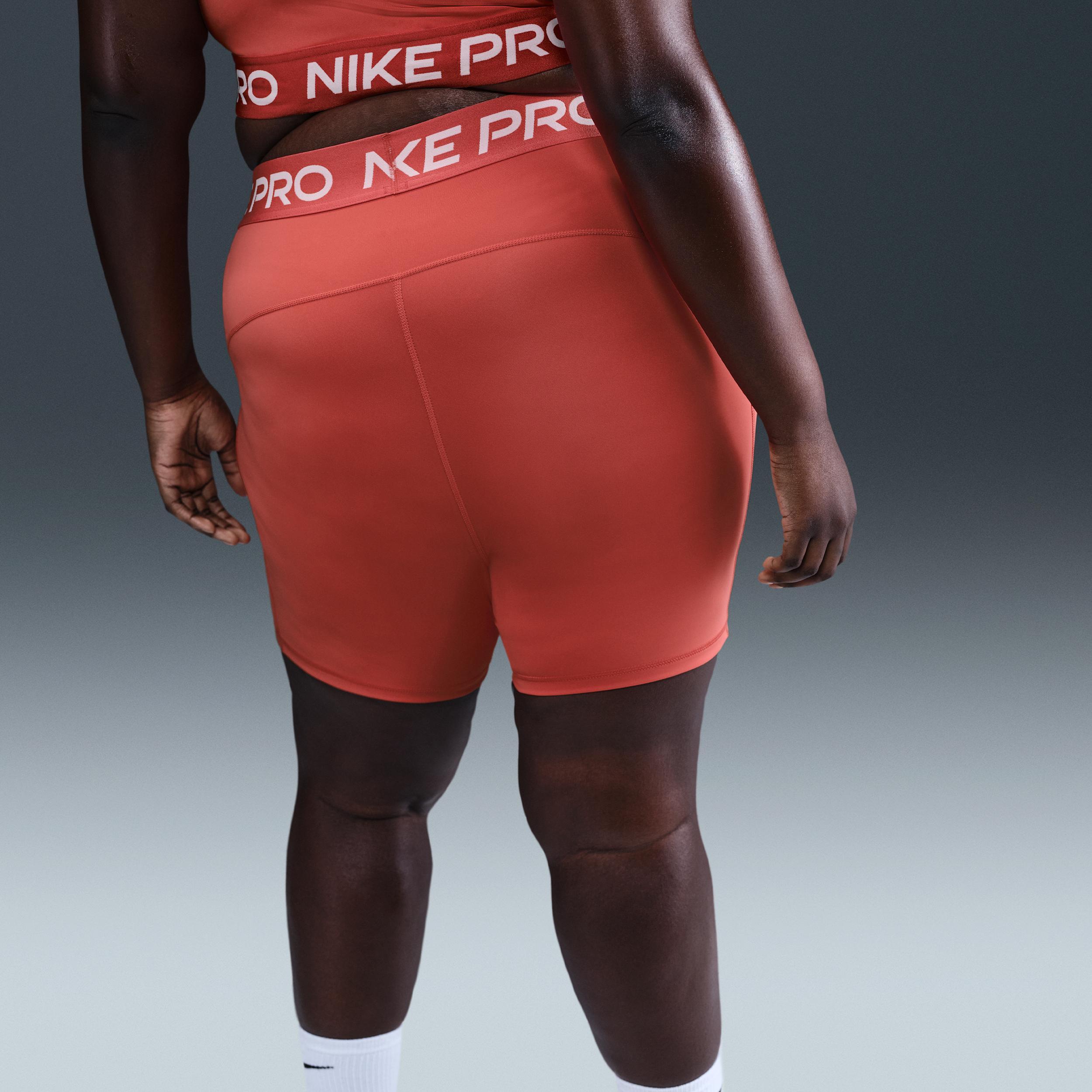 Women's Nike Pro 365 5" Shorts (Plus Size) Product Image