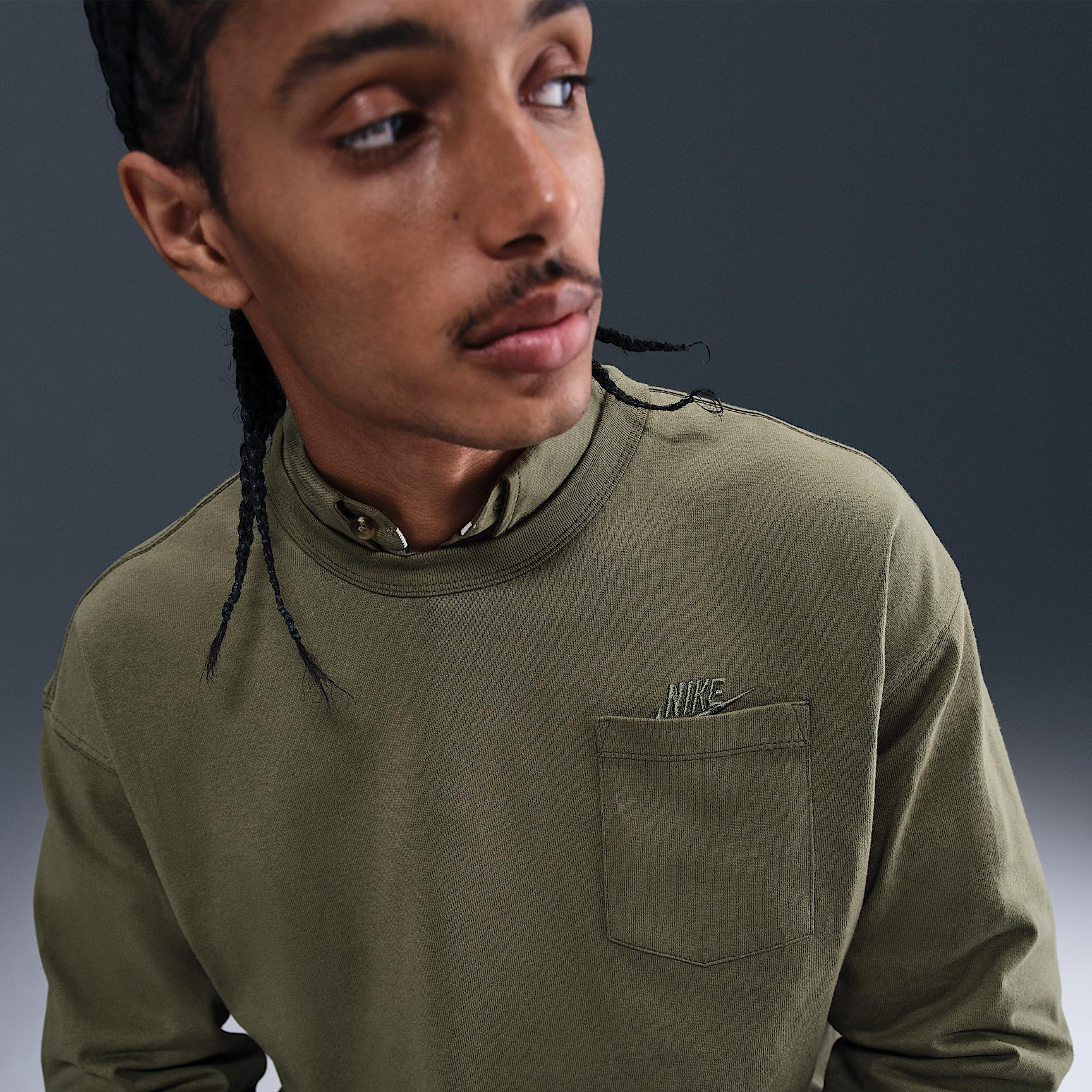 Nike Sportswear Premium Essentials Men's Long-Sleeve Pocket T-Shirt Product Image