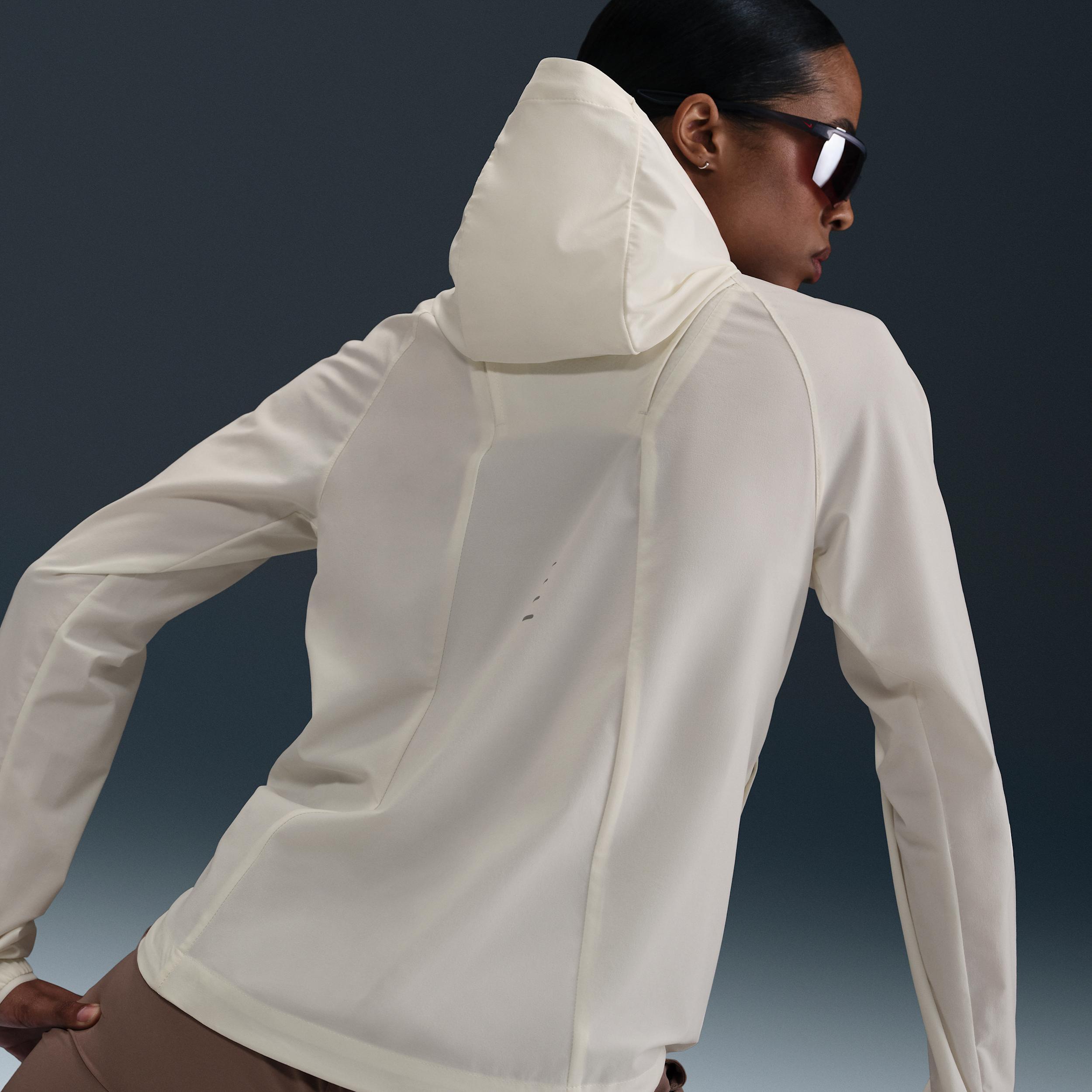 Nike Women's Swift Repel Packable Running Jacket Product Image