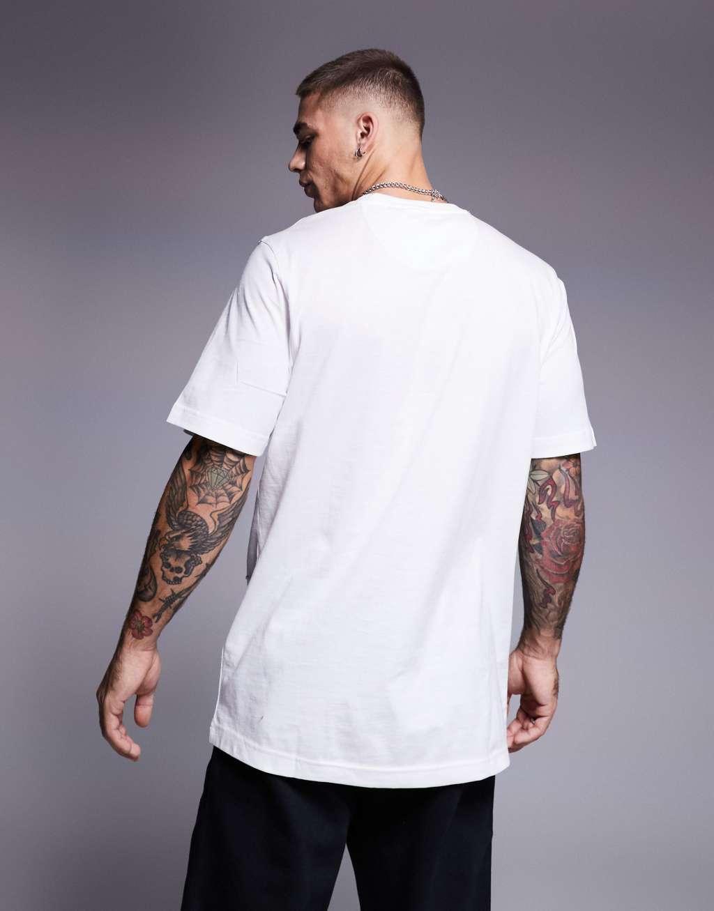 adidas Originals Essential T-shirt in white Product Image