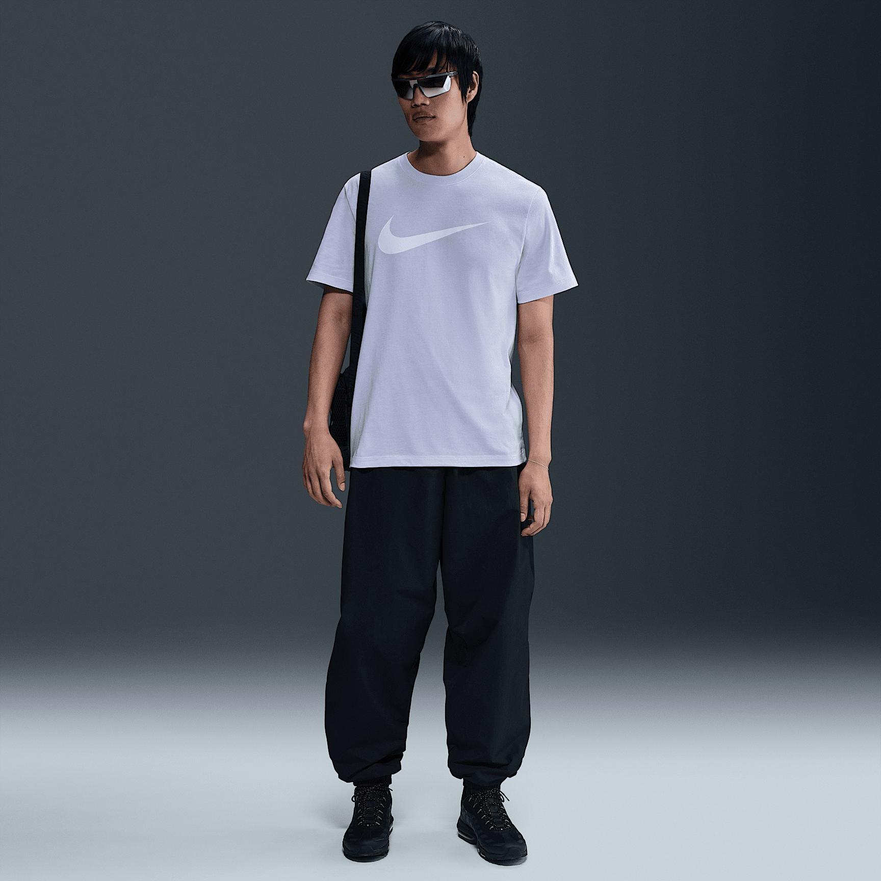 Nike Sportswear Swoosh Men's T-Shirt Product Image