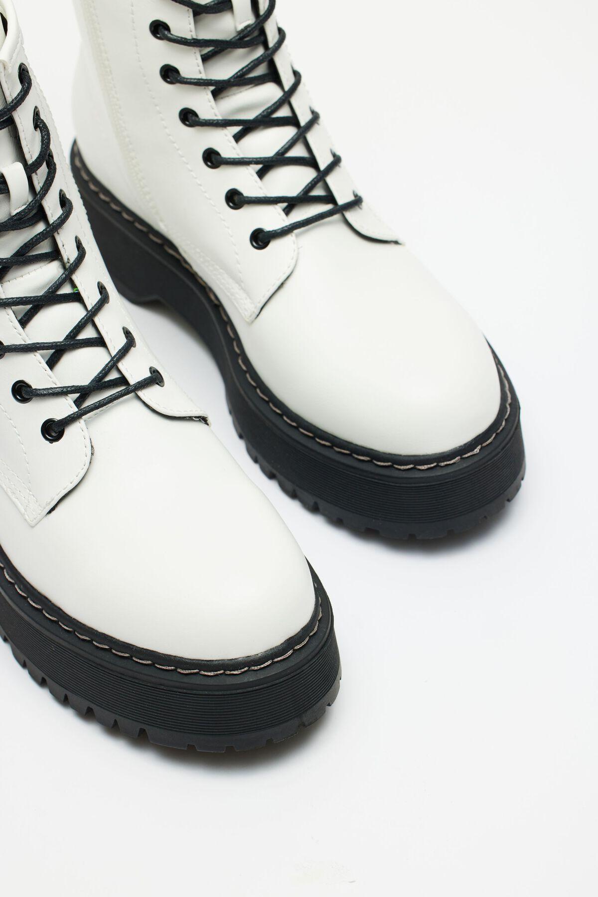 STEVE MADDEN Betty Boots Product Image