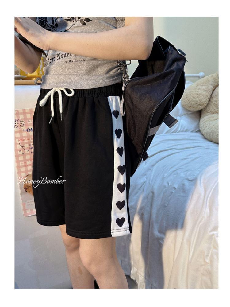 Drawstring Waist Heart Print Shorts Product Image