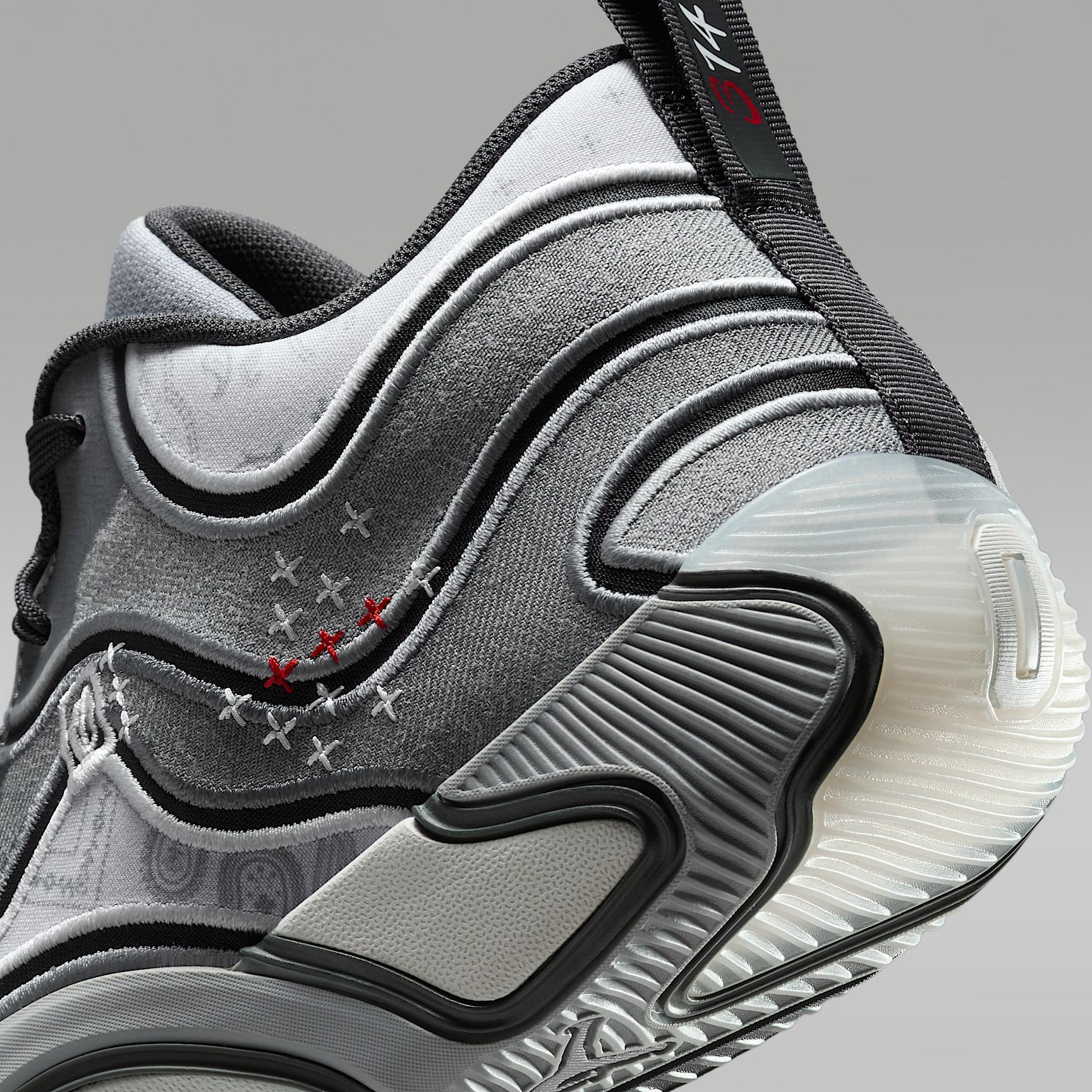 Nike Men's Tatum 3 Basketball Shoes Product Image