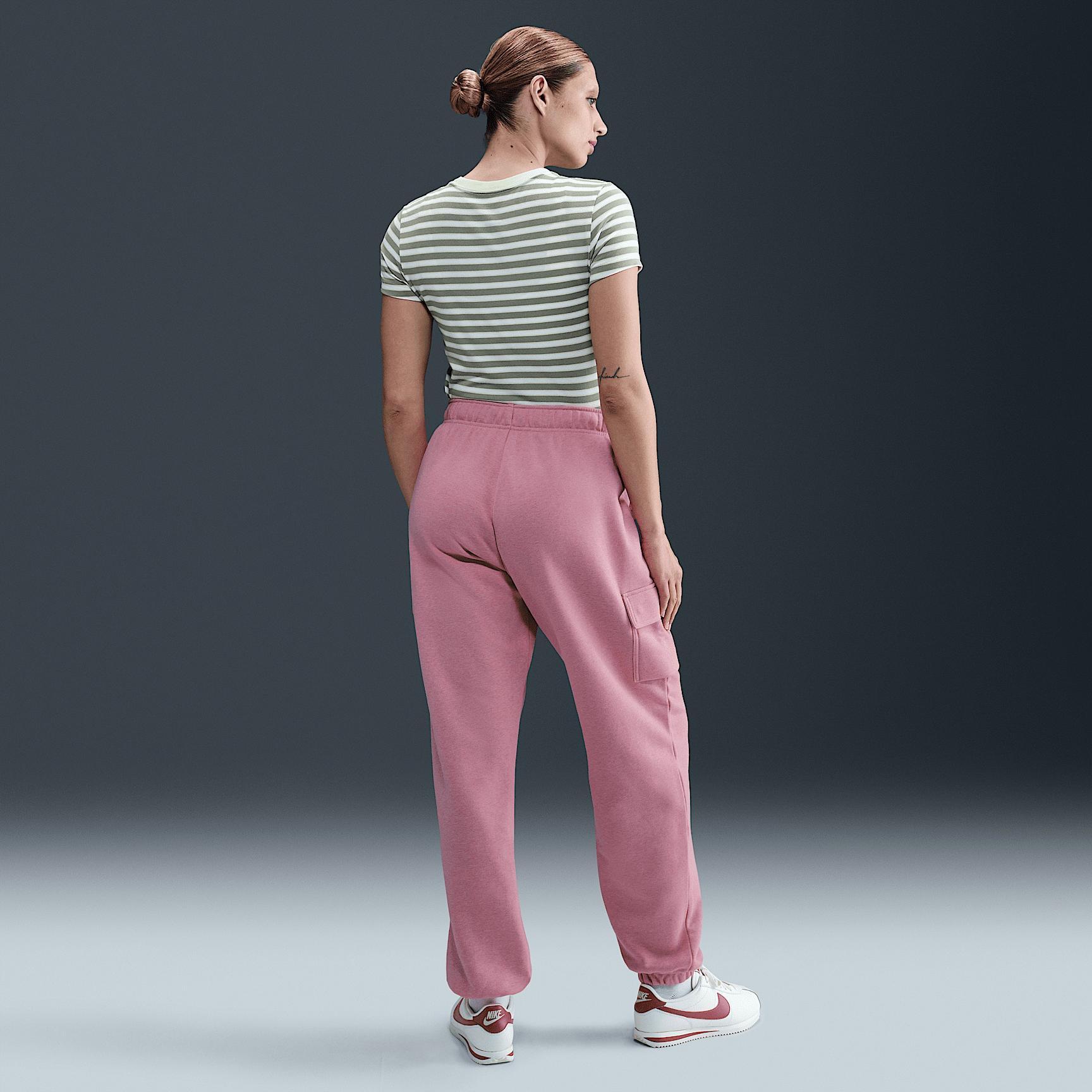 Nike Sportswear Club Fleece Women's Mid-Rise Oversized Cargo Sweatpants Product Image