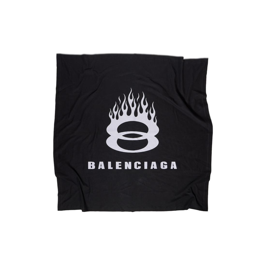 Beach Blanket in Black/white Product Image