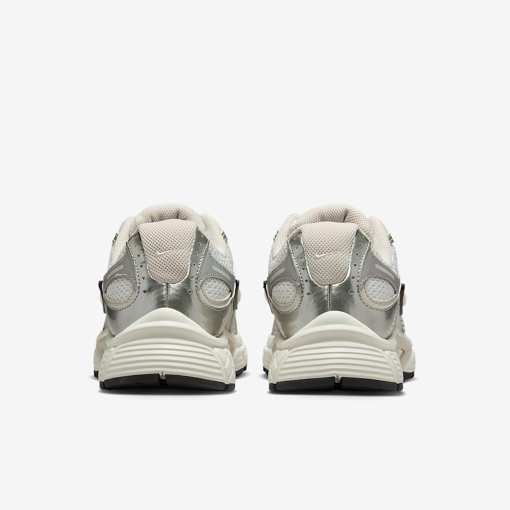 Nike Womens V5 RNR Casual Shoes in Summit White/Sail/Black Product Image