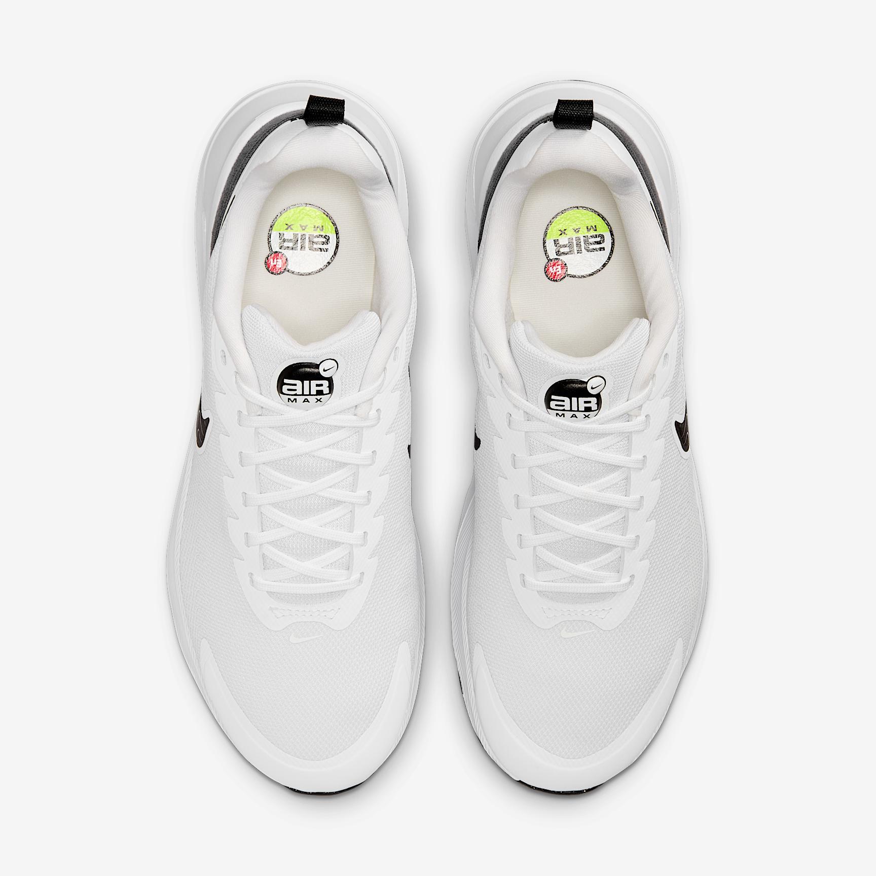 Nike Women's Air Max Nuaxis Shoes Product Image