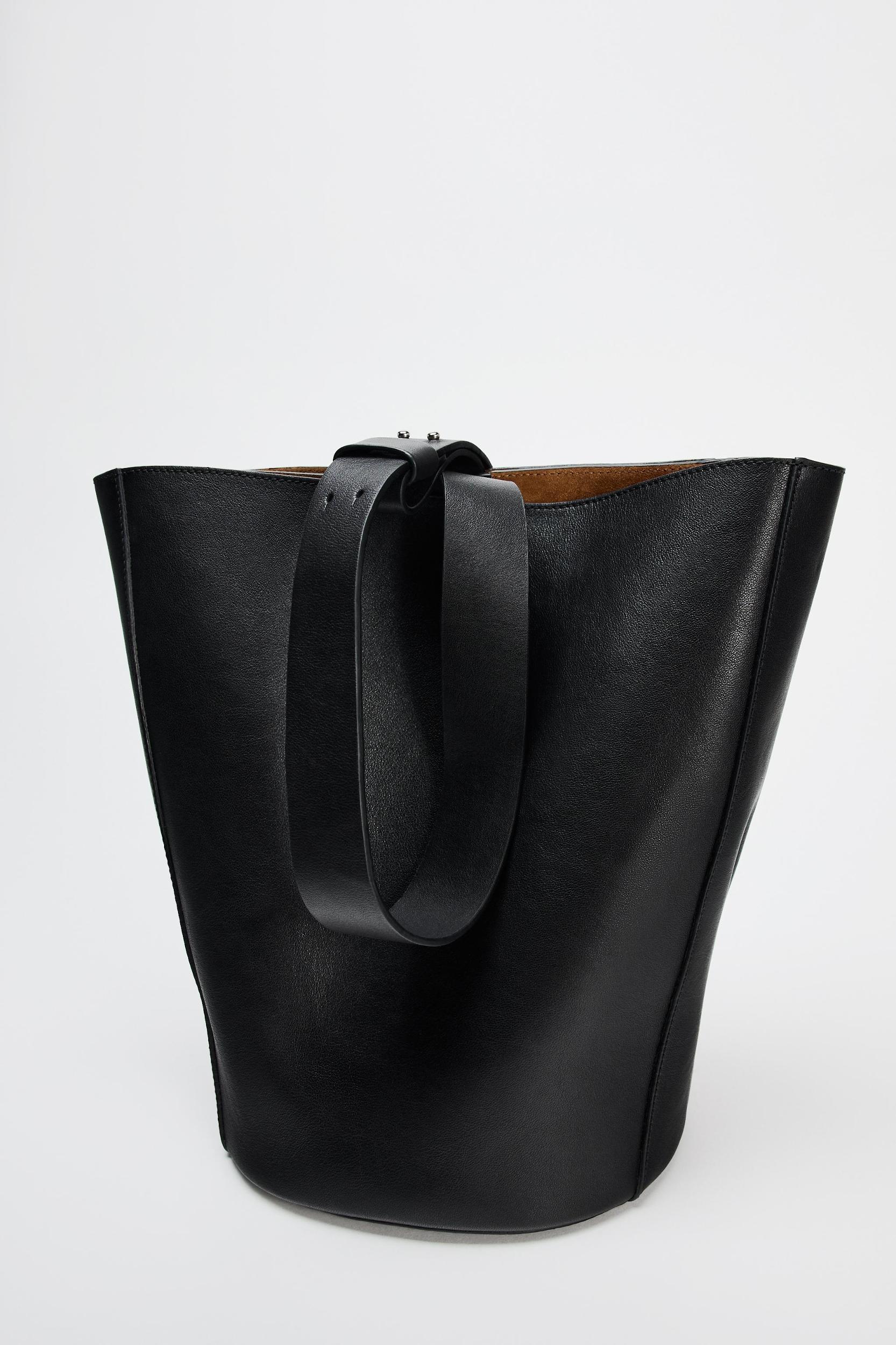 LARGE LEATHER BUCKET BAG Product Image