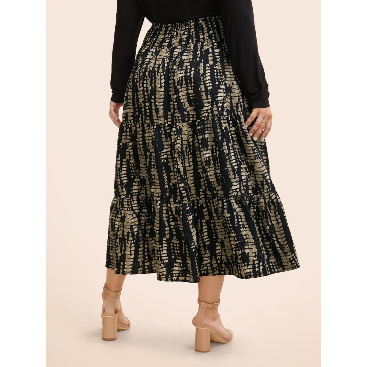 Plus Size Geometric Shirred Ruffle Layered Hem Skirt Women Black Casual Shirred No stretch Slanted pocket Everyday Skirts BloomChic 14-16/1X Product Image
