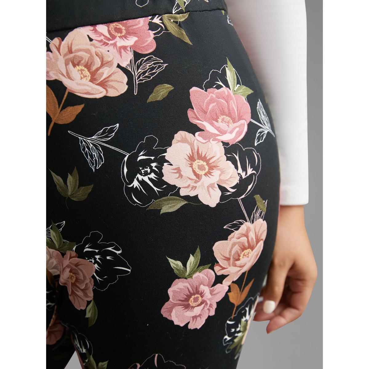 Plus Size Floral Mid Rise Skinny Leggings Women BlackFlower Elegant Medium stretch Skinny Mid Rise Everyday Leggings BloomChic 30/6X Product Image
