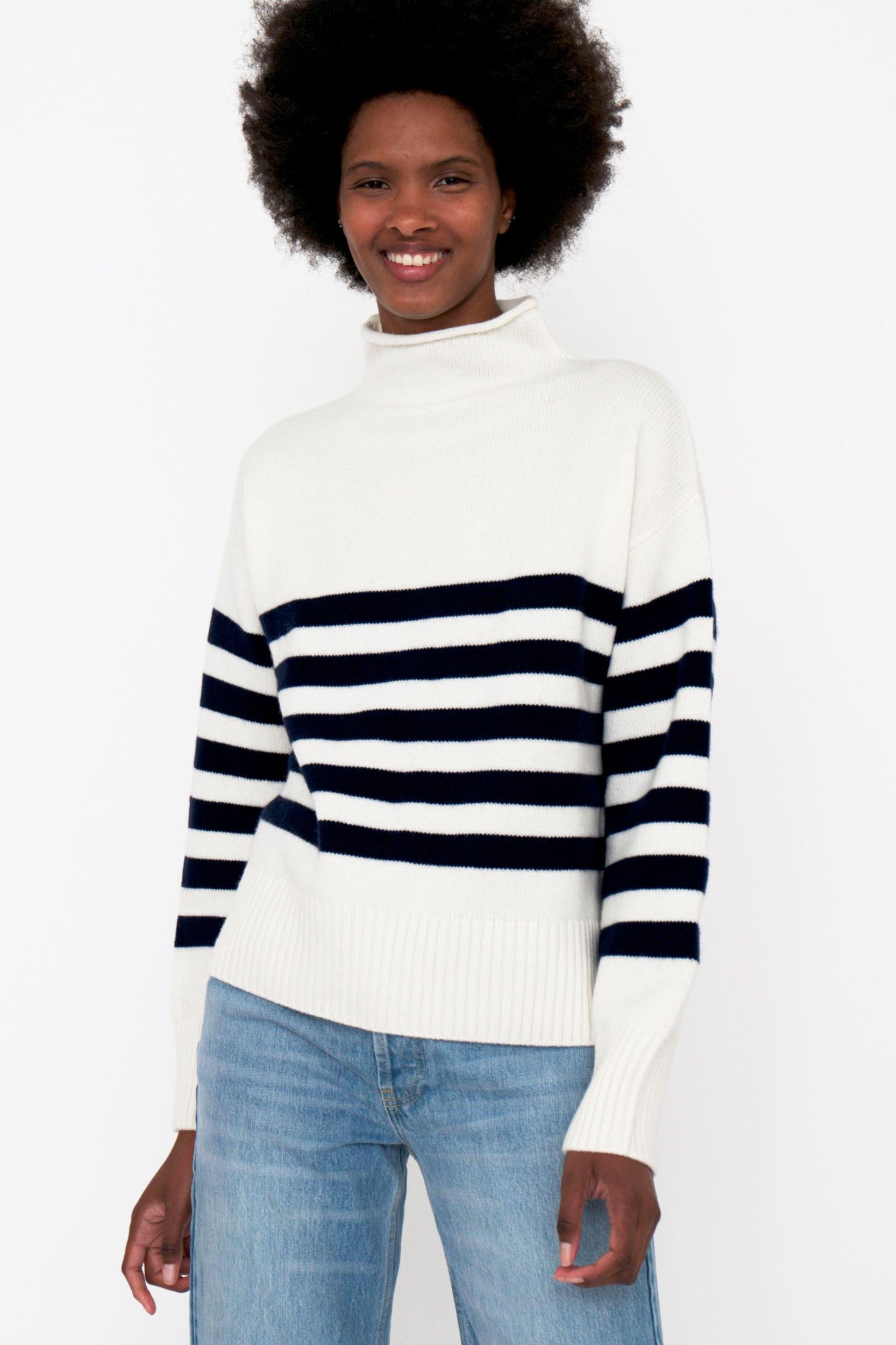 The Lucca - Cream/Navy Female Product Image