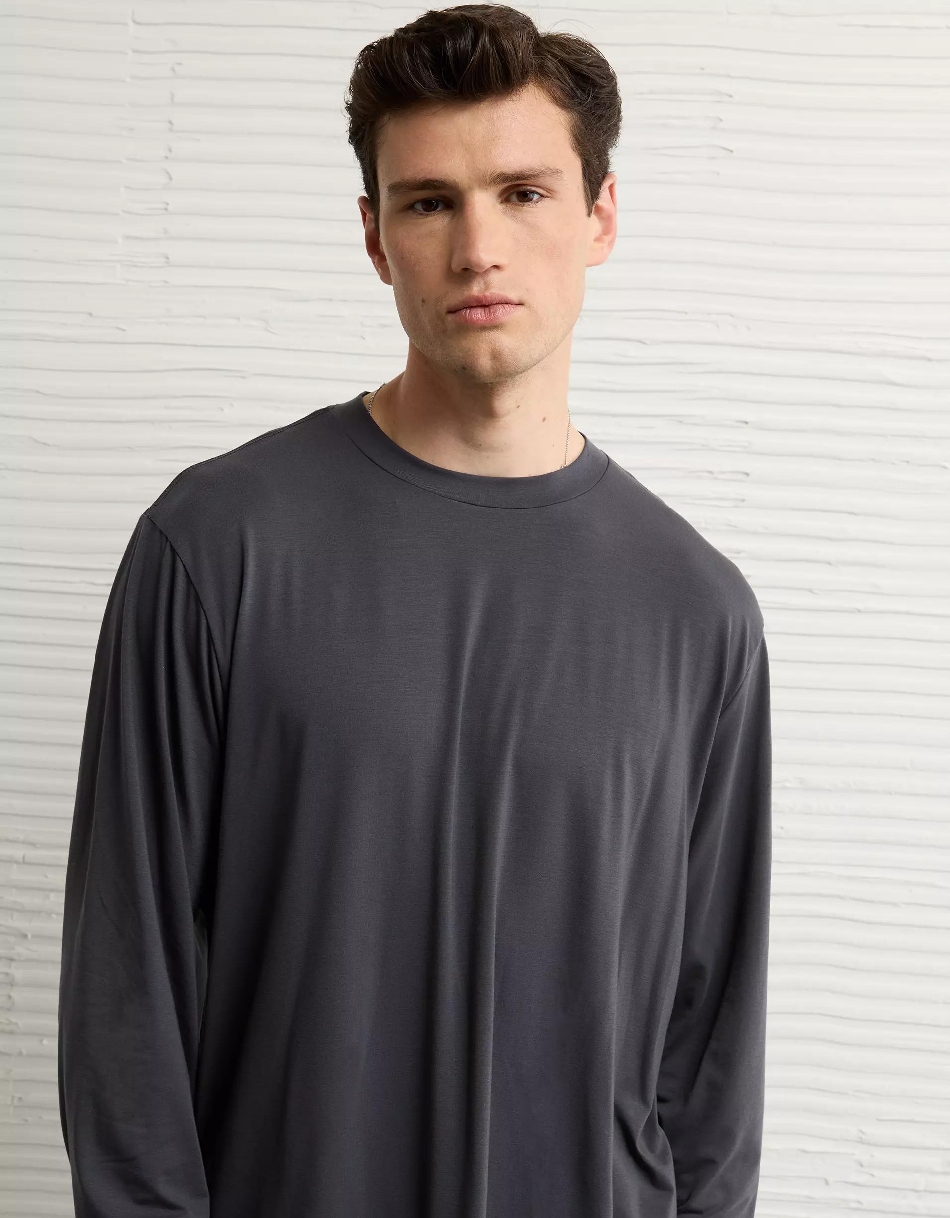 AE 24/7 Long-Sleeve Training T-Shirt Product Image