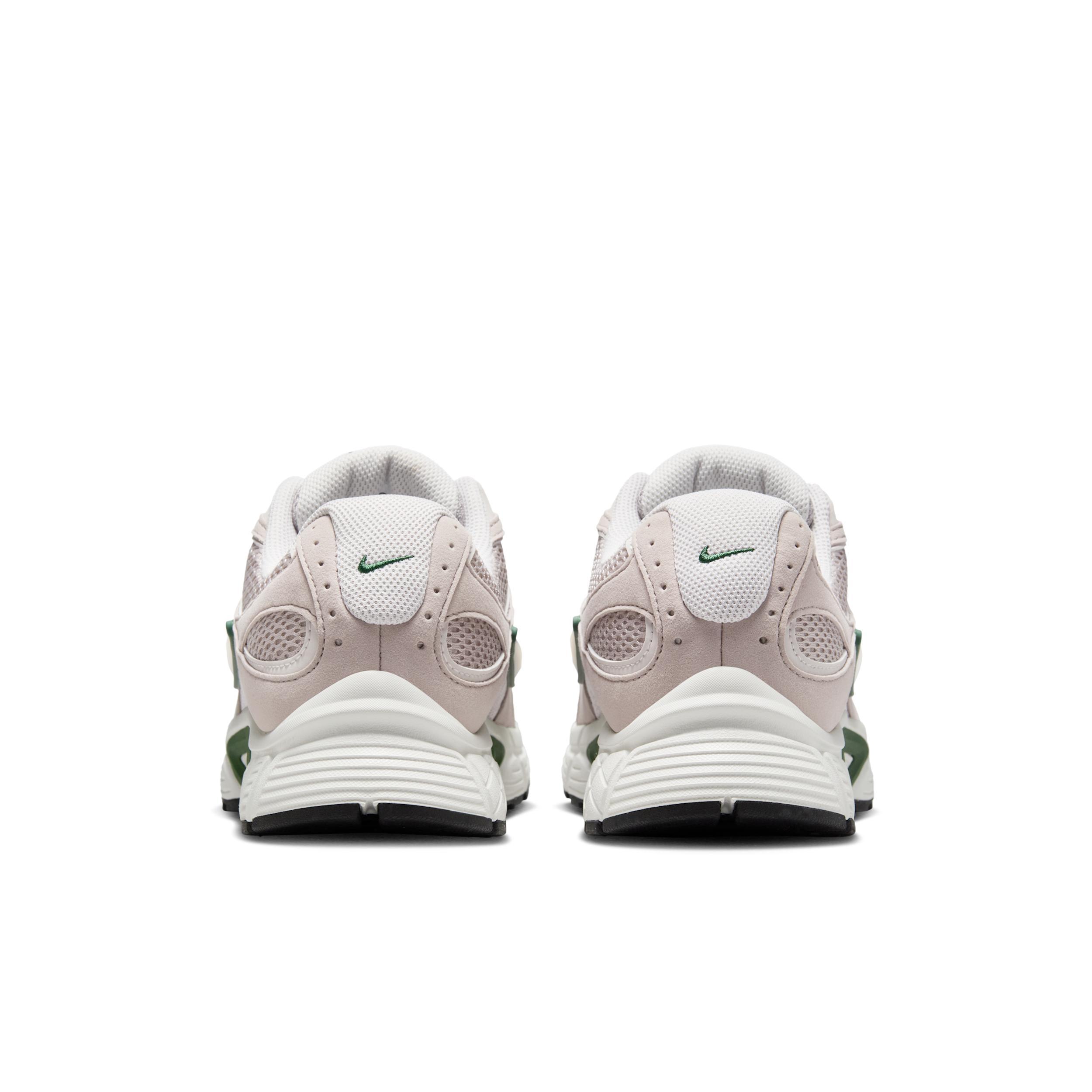 Nike Men's V5 RNR Shoes Product Image