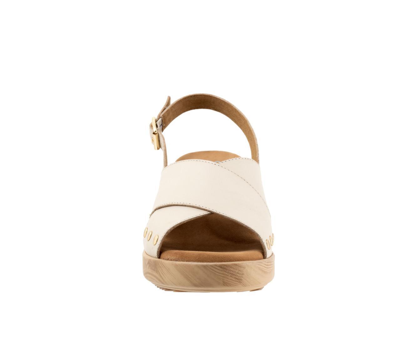 Women's Softwalk Florence Clogs Product Image