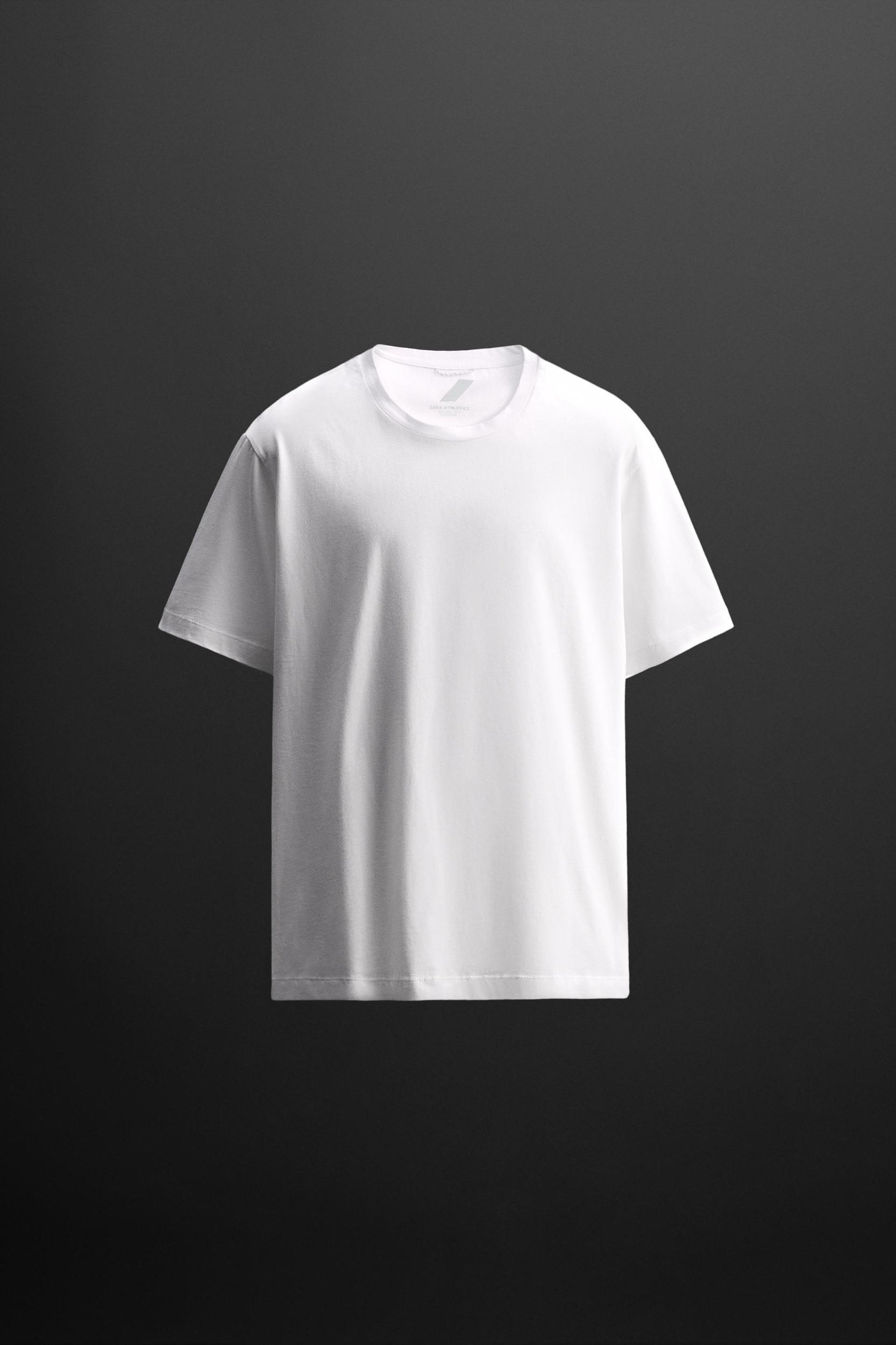 GRAPHIC PRINT T-SHIRT Product Image