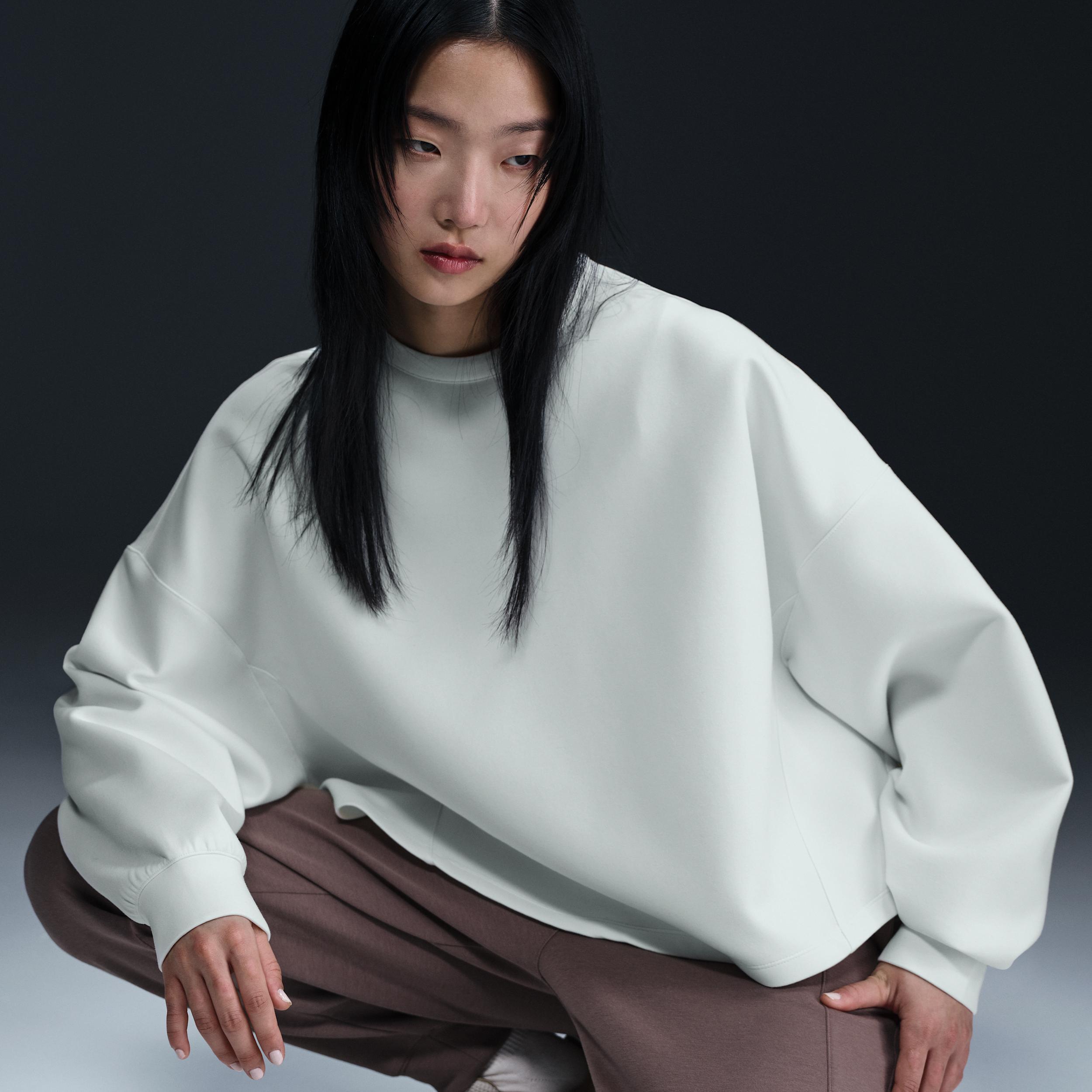 Nike Womens 24.7 ImpossiblySoft Dri-FIT Oversized Crew-Neck Top Product Image