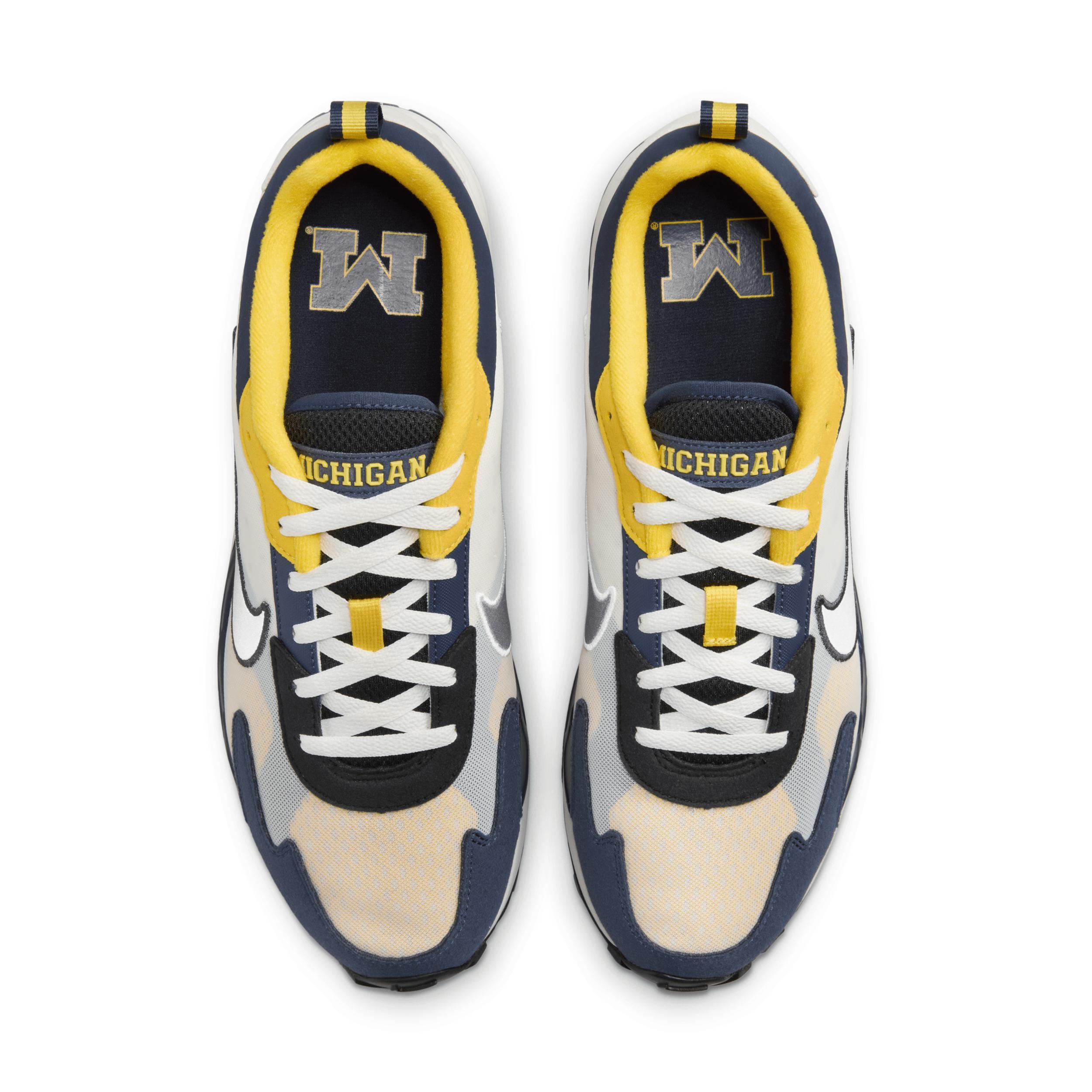 Michigan Nike Air Max Solo Men's Shoes Product Image