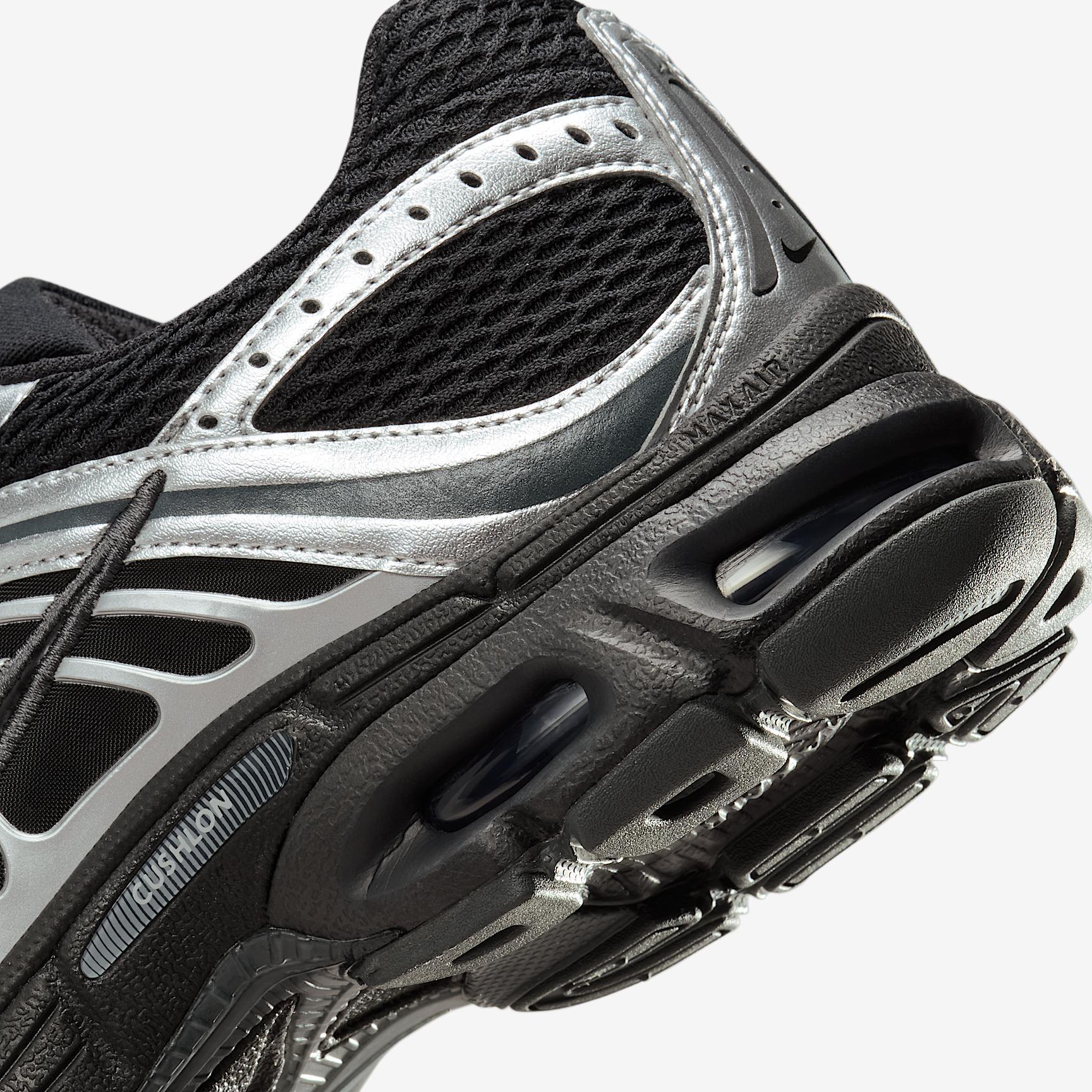 Nike Women's Air Max Moto 2K Shoes Product Image