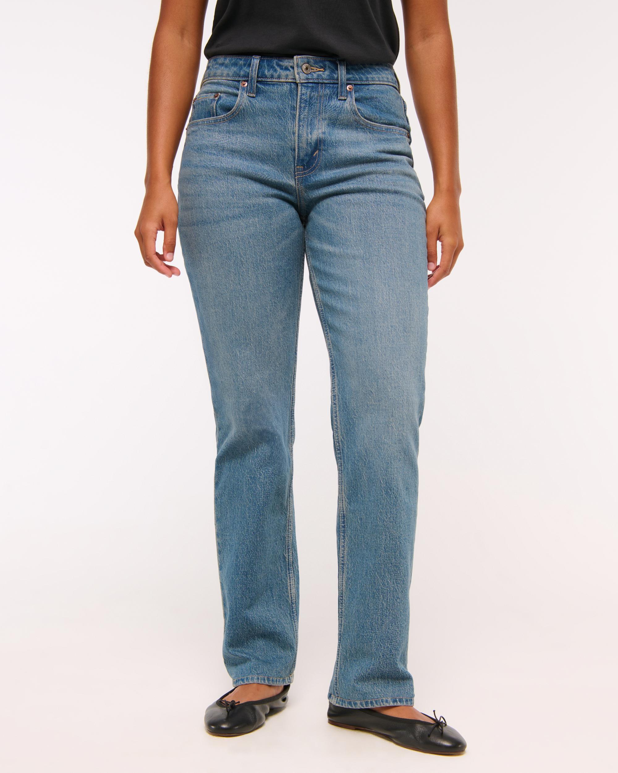 Curve Love Mid Rise 90s Straight Jean Product Image