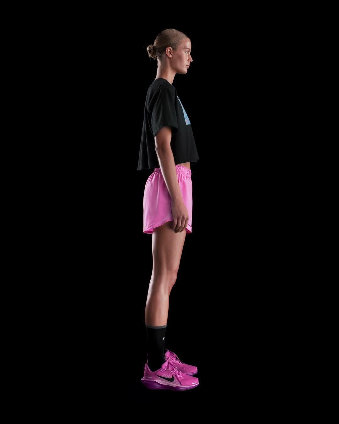 Women's Nike Sportswear Club Cropped T-Shirt Product Image