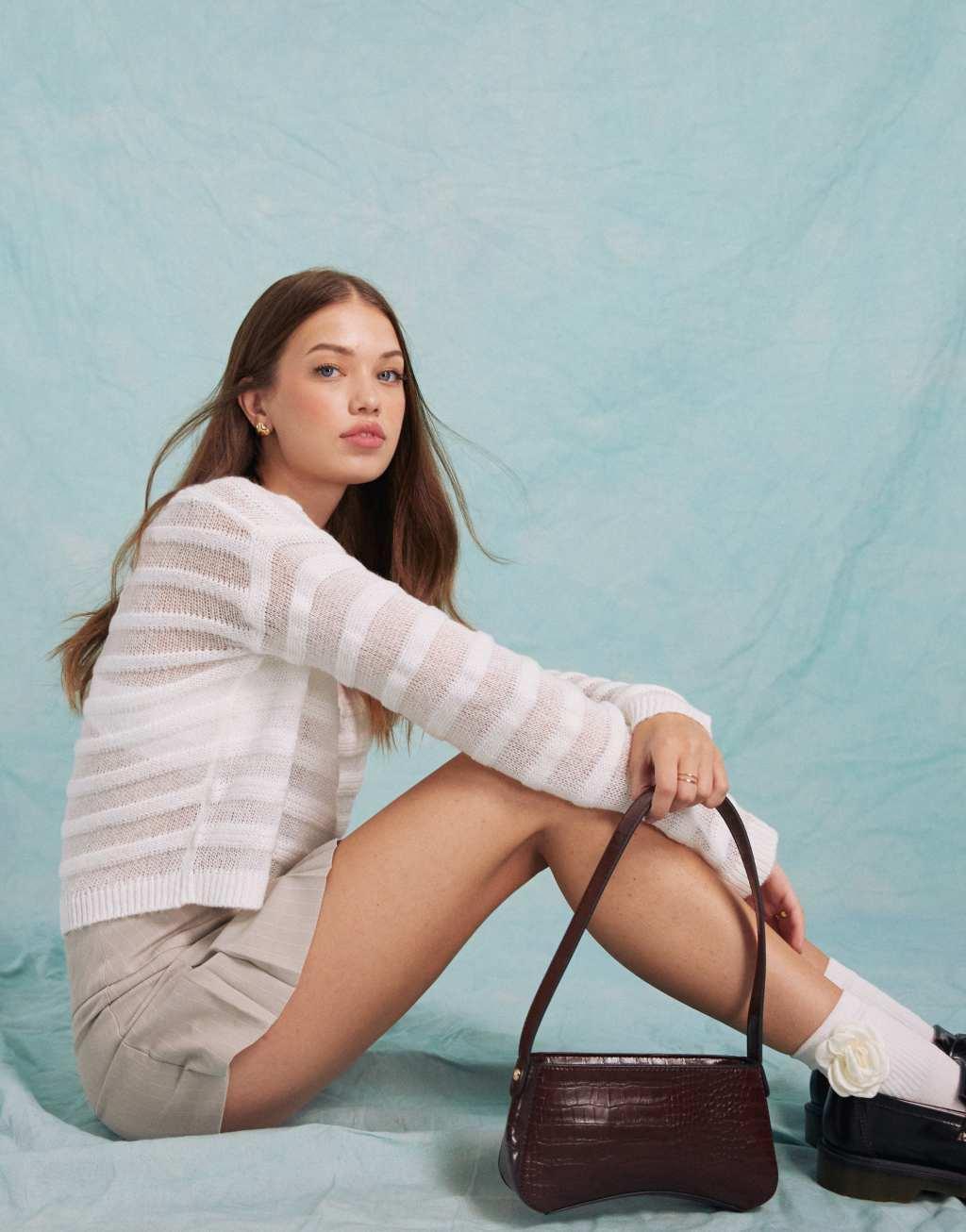 Miss Selfridge thick and thin knit V neck sweater in cream Product Image