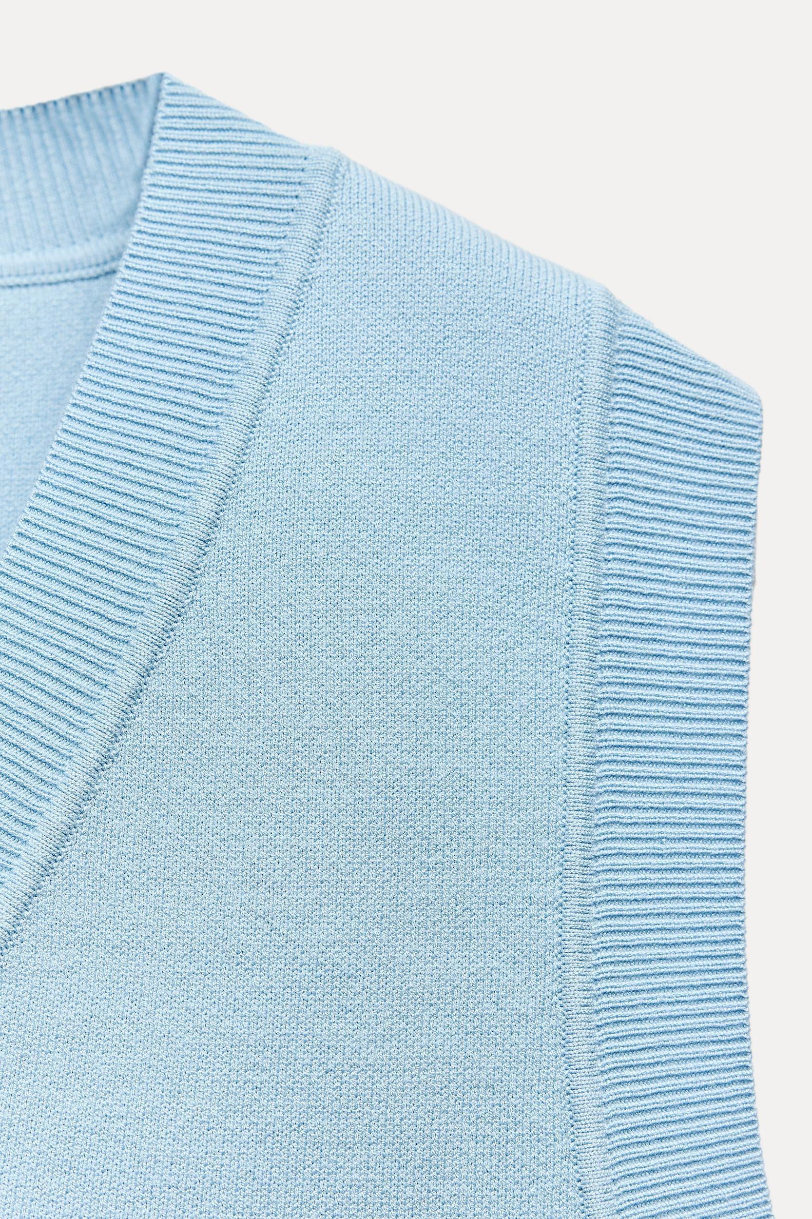 SLEEVELESS PLAIN KNIT SWEATER VEST Product Image