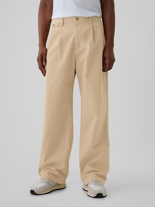 Modern Pleated Khakis in Baggy Fit Product Image