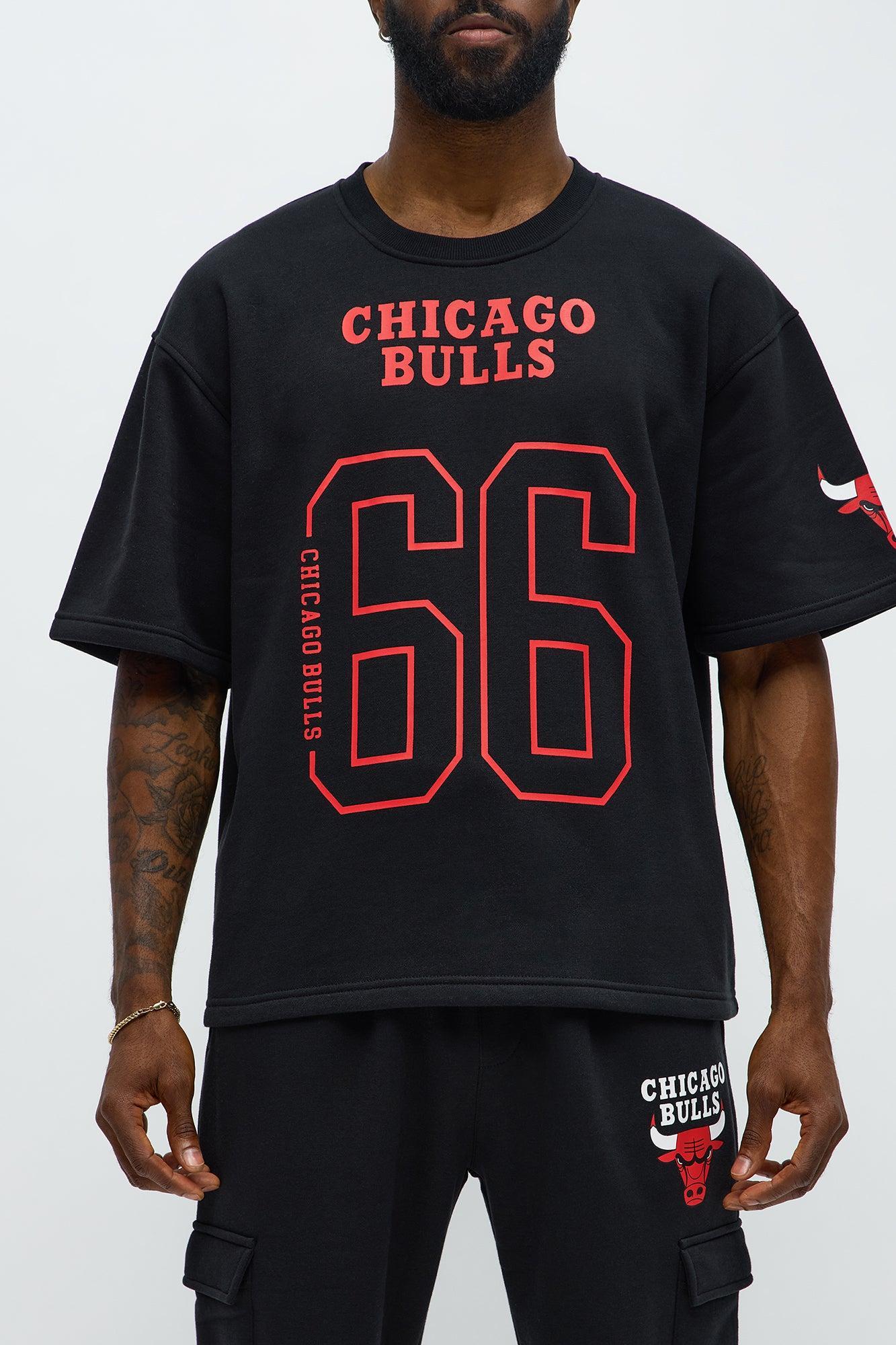 Bulls Oversized Tee - Black Product Image