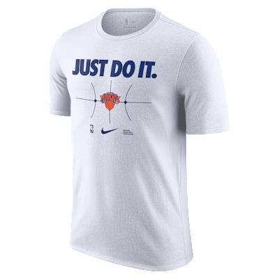 New York Knicks Essential Nike Men's NBA T-Shirt Product Image
