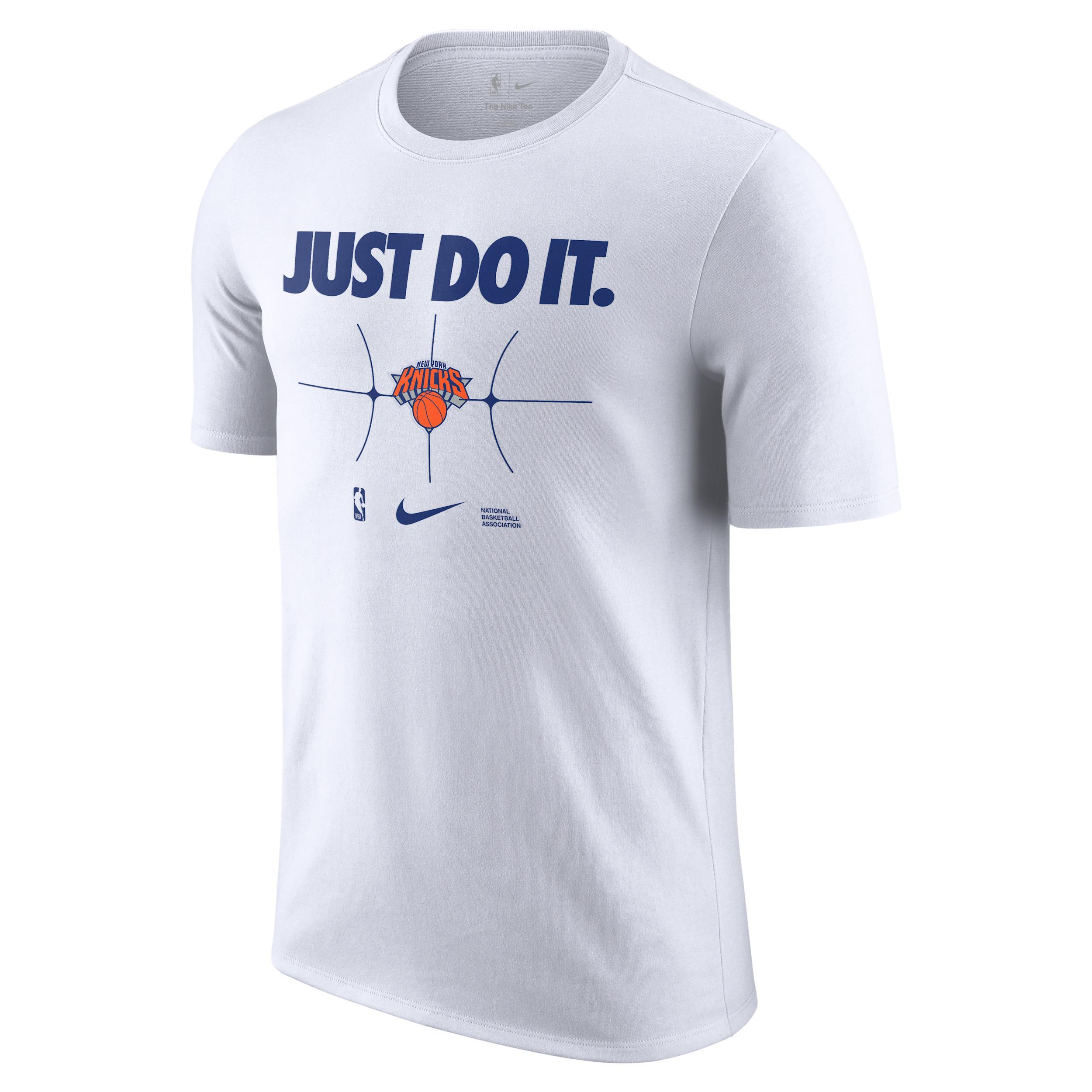 New York Knicks Essential Nike Men's NBA T-Shirt Product Image