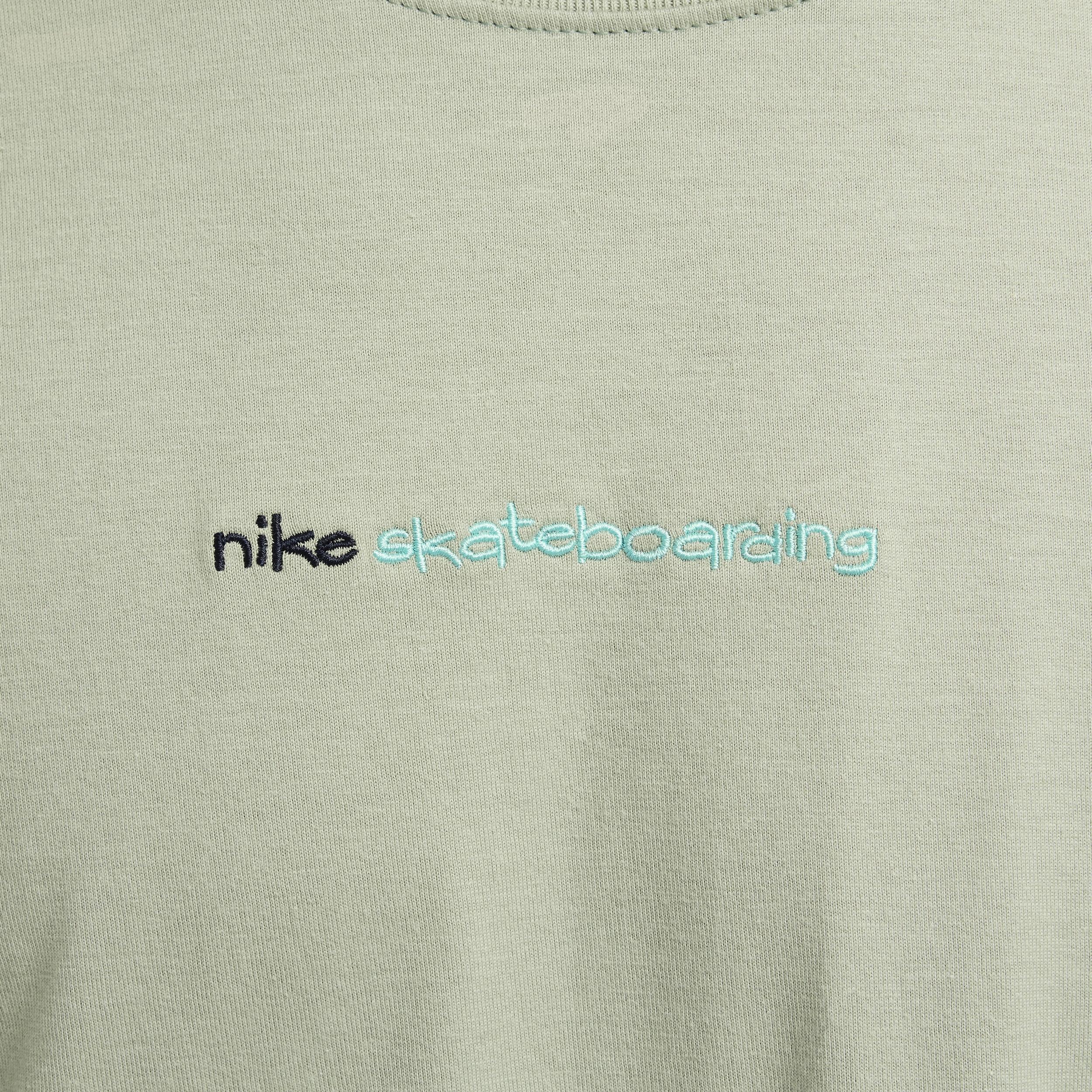 Nike Sportswear Men's Max90 T-Shirt Product Image