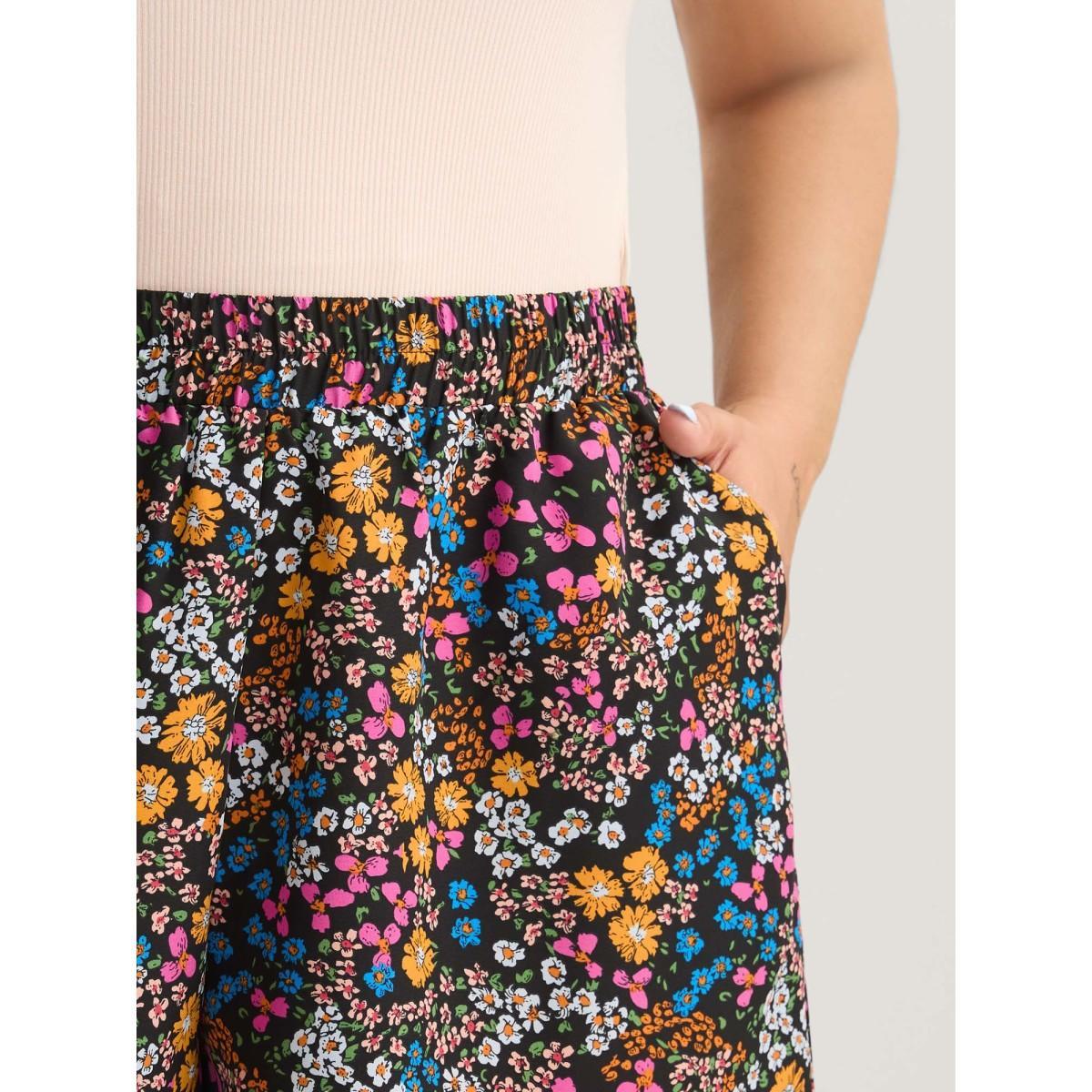 Plus Size Ditsy Floral Print Stretchy Waist Shorts Women BlackFlower Elegant Wide Leg Everyday-Elegant Shorts BloomChic 18-20/2X Product Image