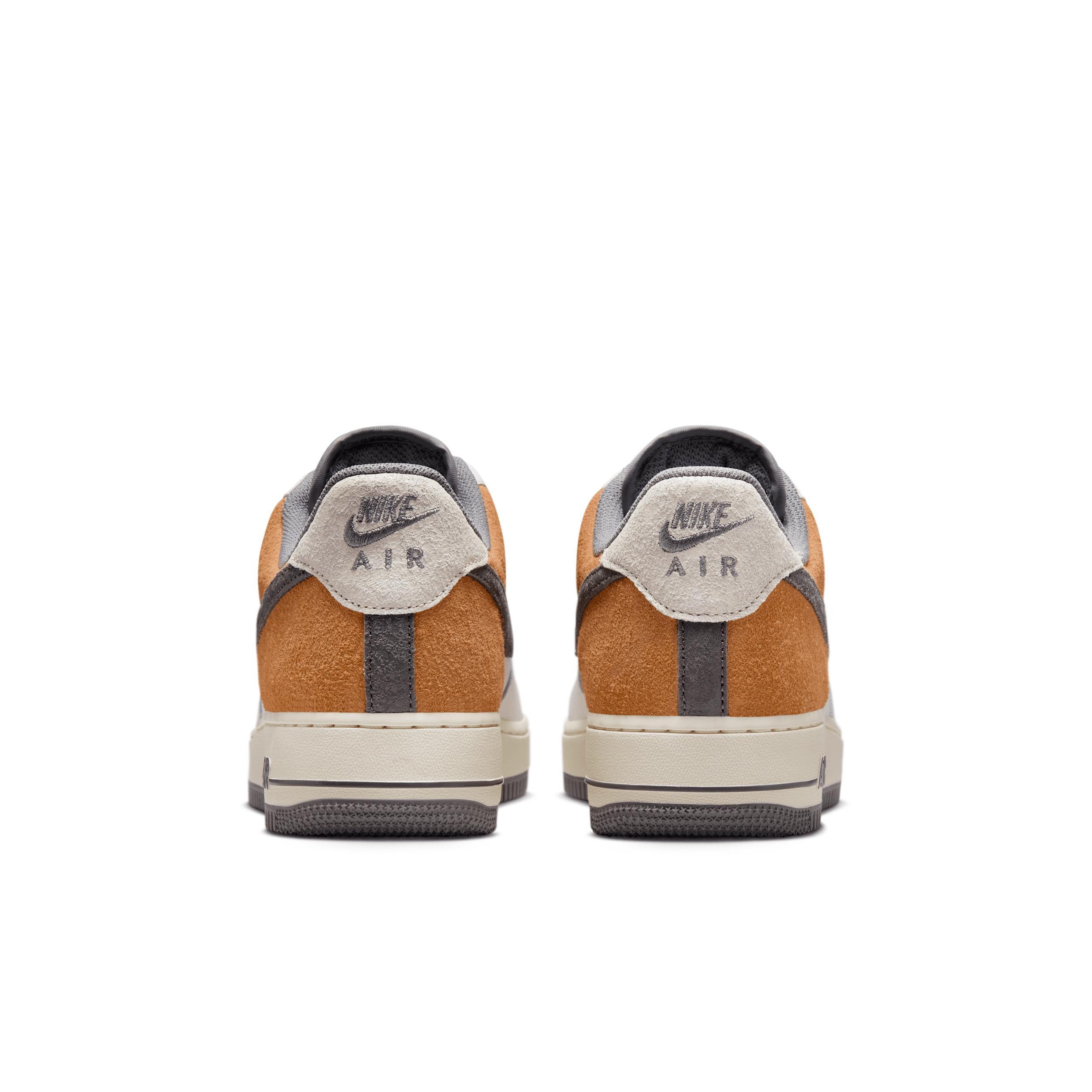 Nike Men's Air Force 1 '07 LV8 Shoes Product Image
