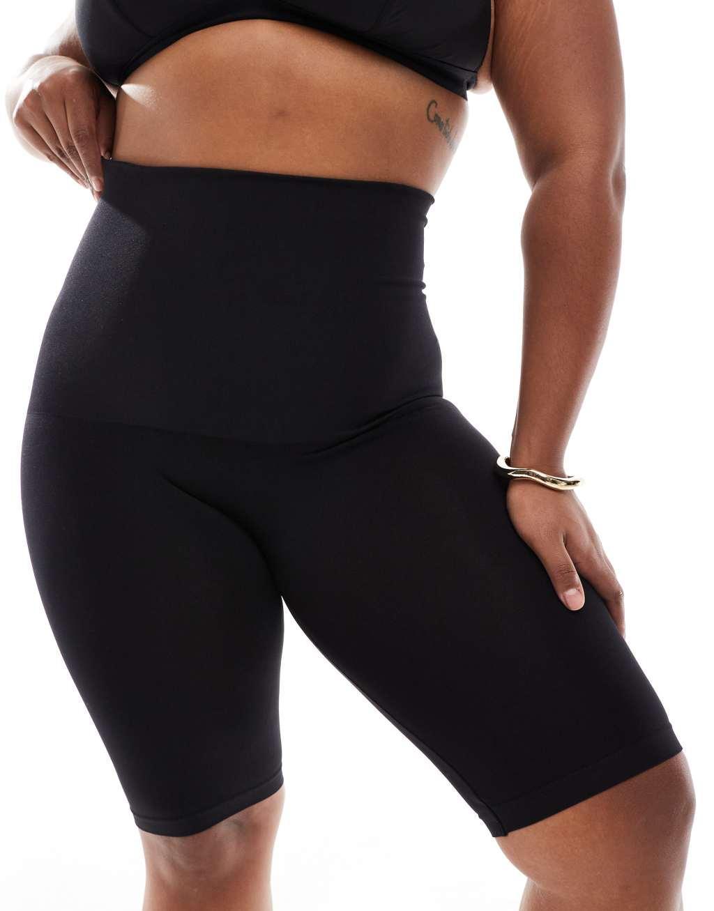 Vero Moda Curve seamless shape shorts in black Product Image