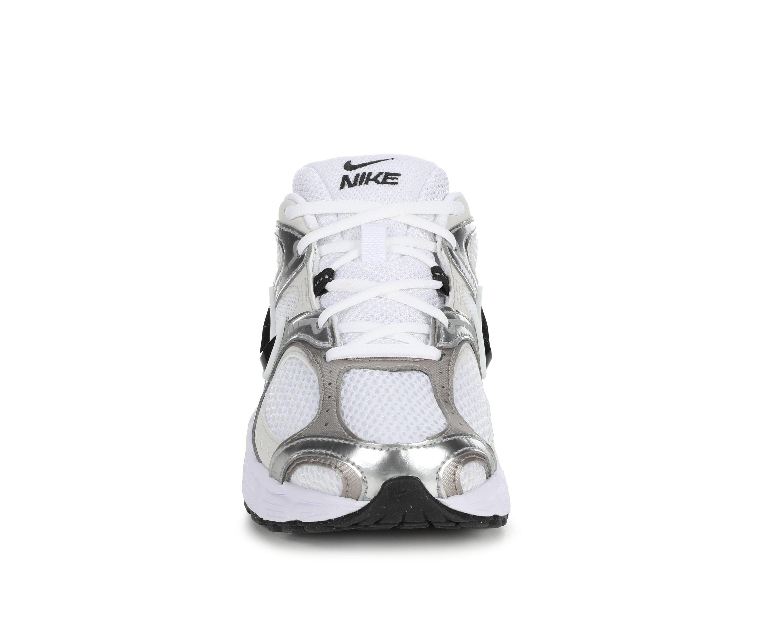 Women's Nike V5 RNR Sneakers Product Image