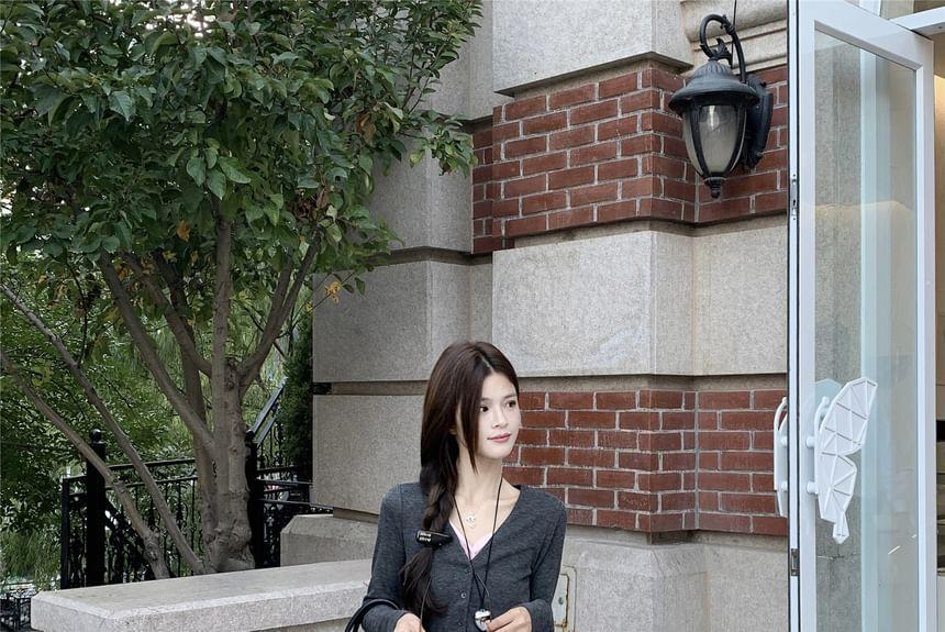 Long-Sleeve V-Neck Mock Two Piece Button Tee / Drawstring Waist Plain Wide Leg Pants Product Image